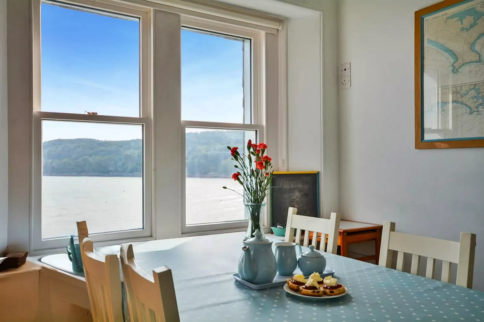 Rock House, Kingsand-Eetkamer