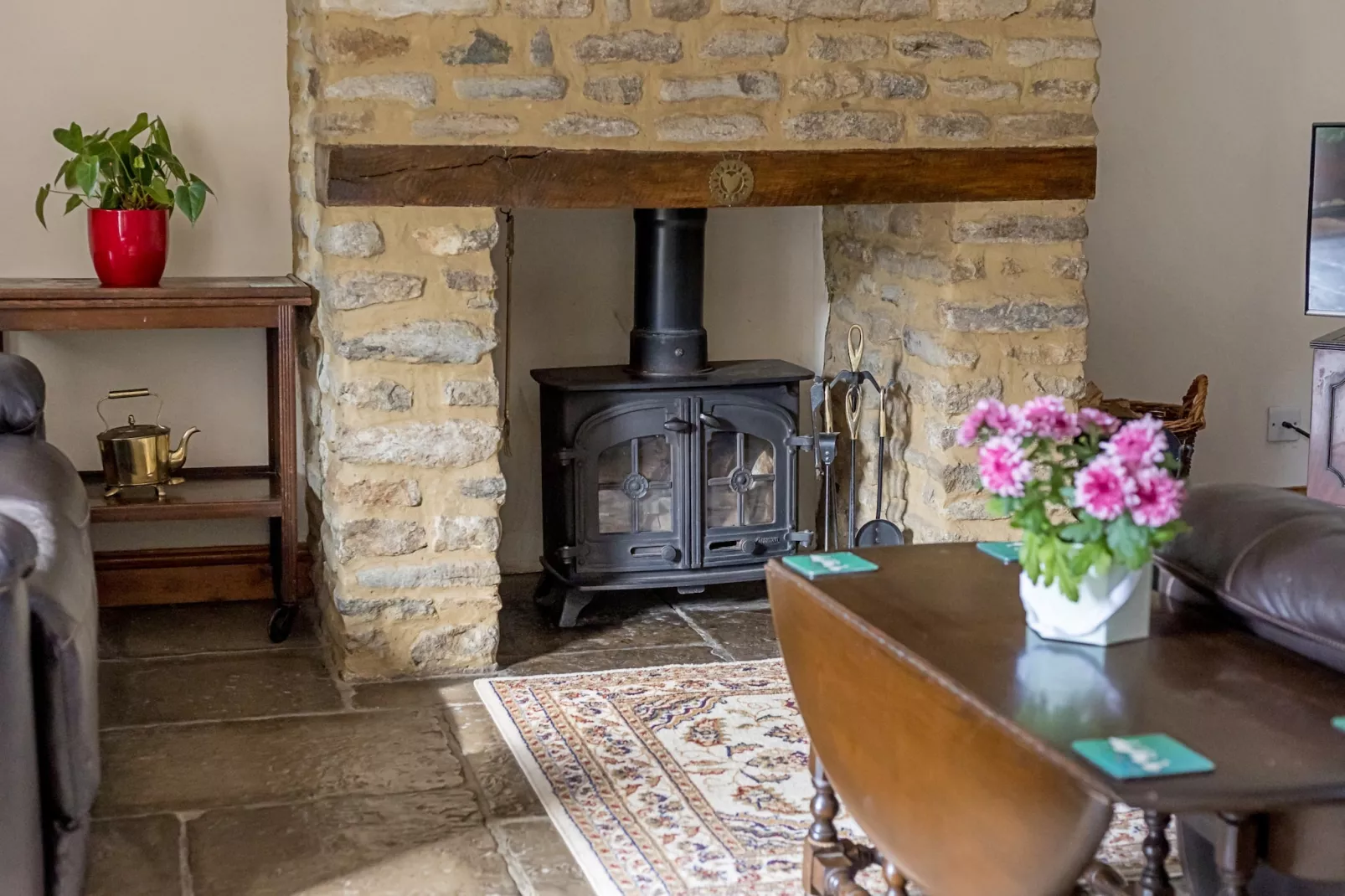 Fives Court Cottage-Woonkamer