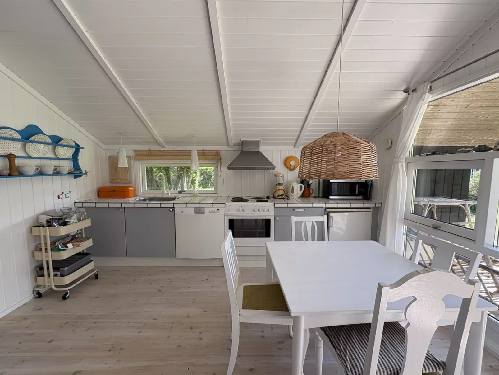 "Nnykka" - 125m from the sea-Binnen