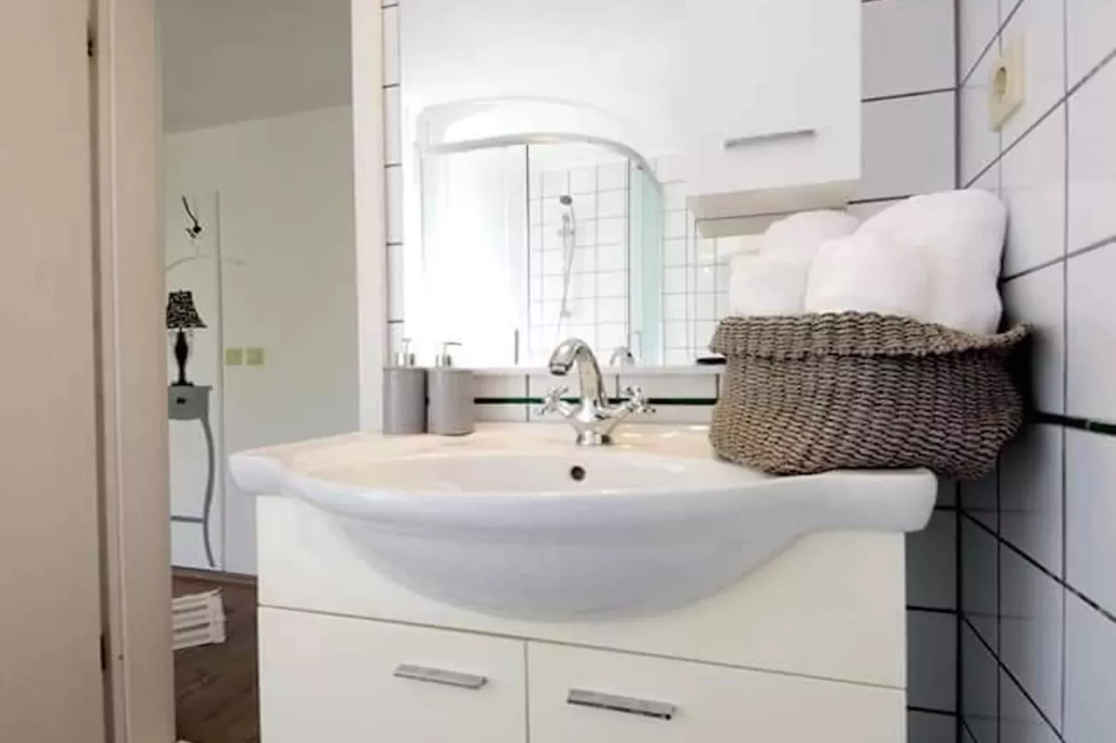 Blissful Bay Apartments Vrboska - One Bedroom Apartment with Balcony (owner Smokva)-Badkamer