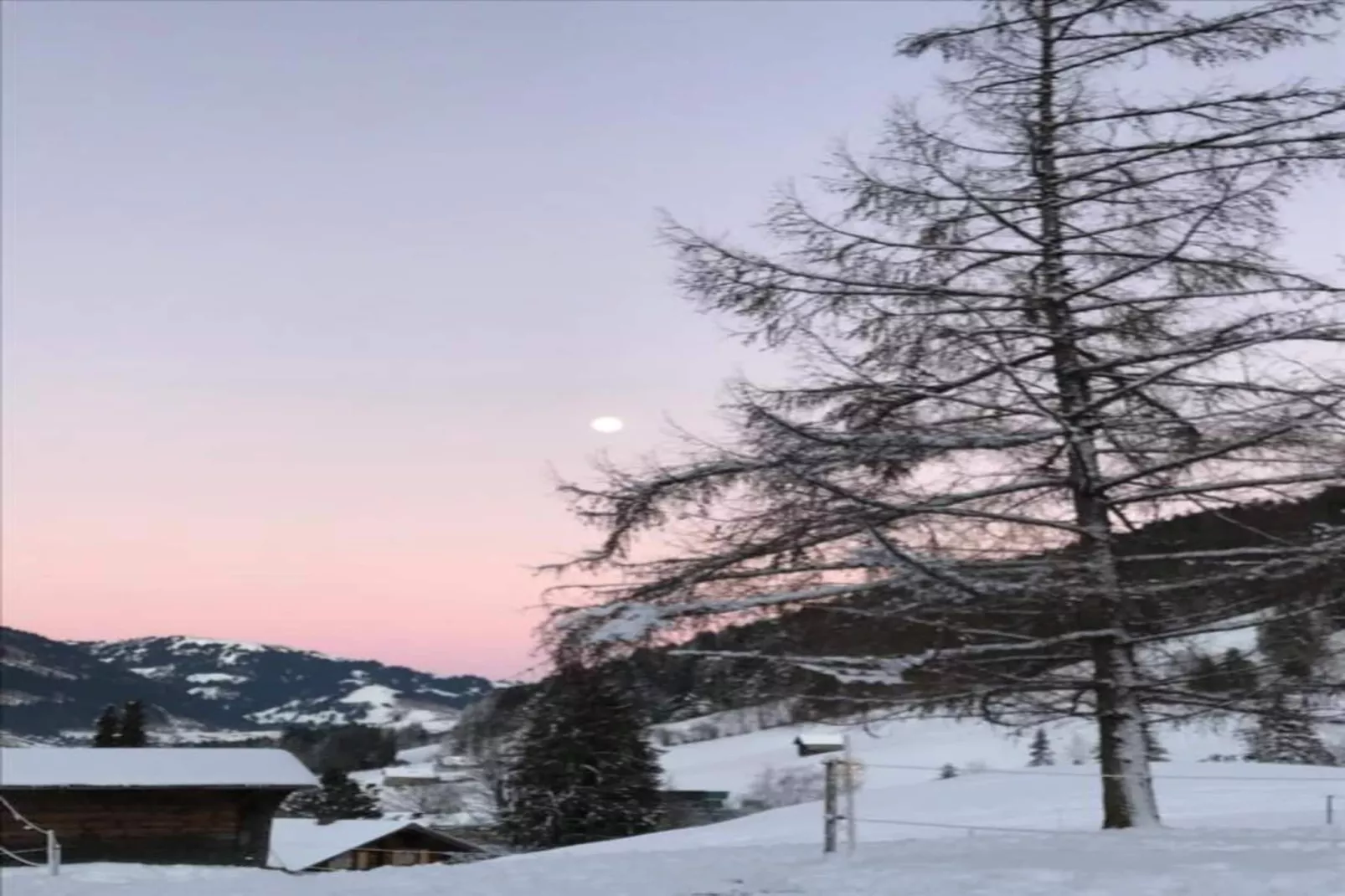 Beautiful Alpine Luxury Flat in Rougemont-Gebieden zomer 20km