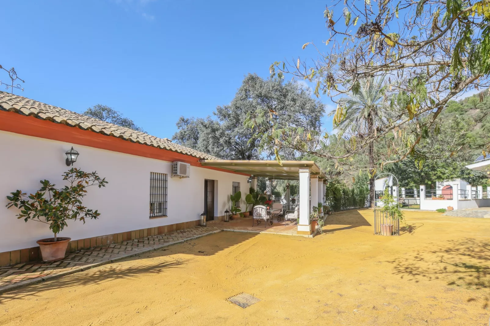 Casa Rural Los Menestrales-Buitenkant zomer