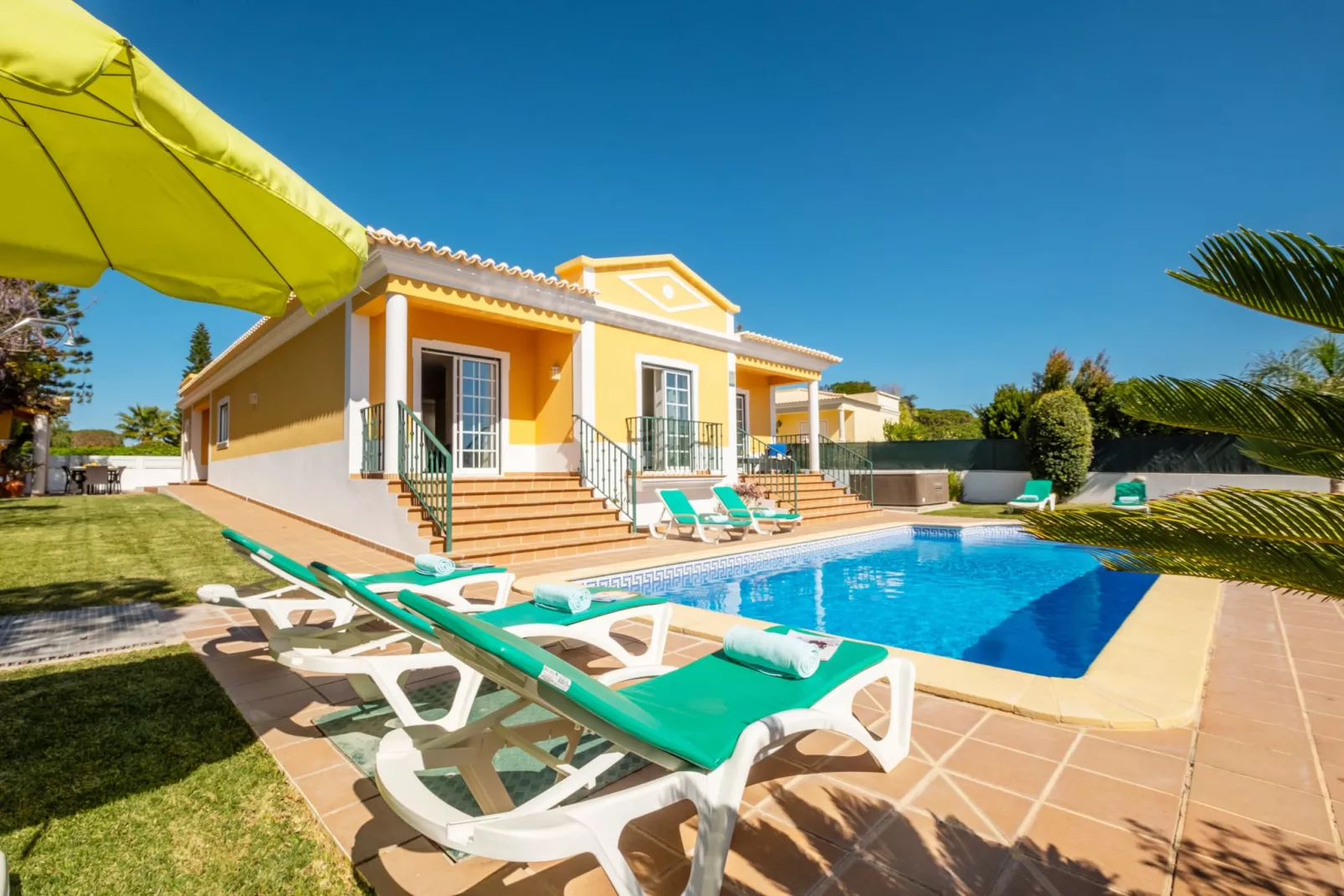 Villa Alegria-Buitenkant zomer