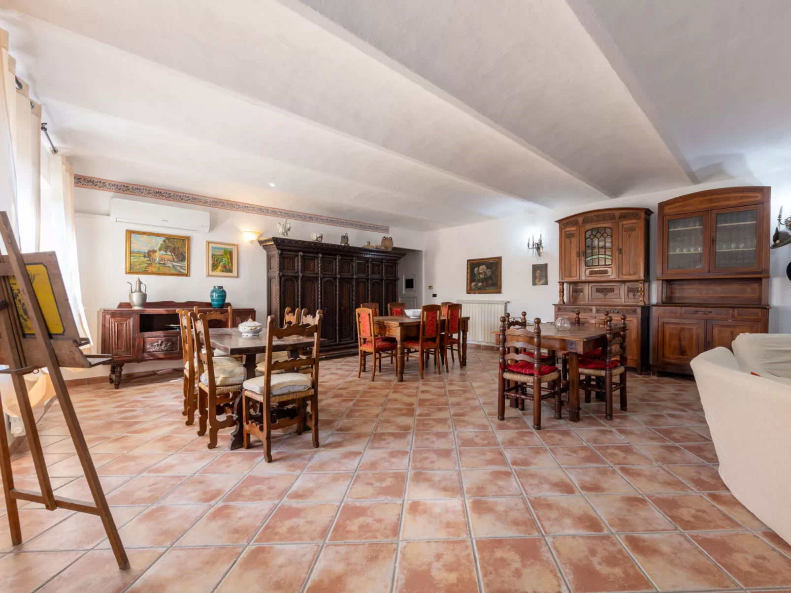 Relais San Desiderio-Binnen