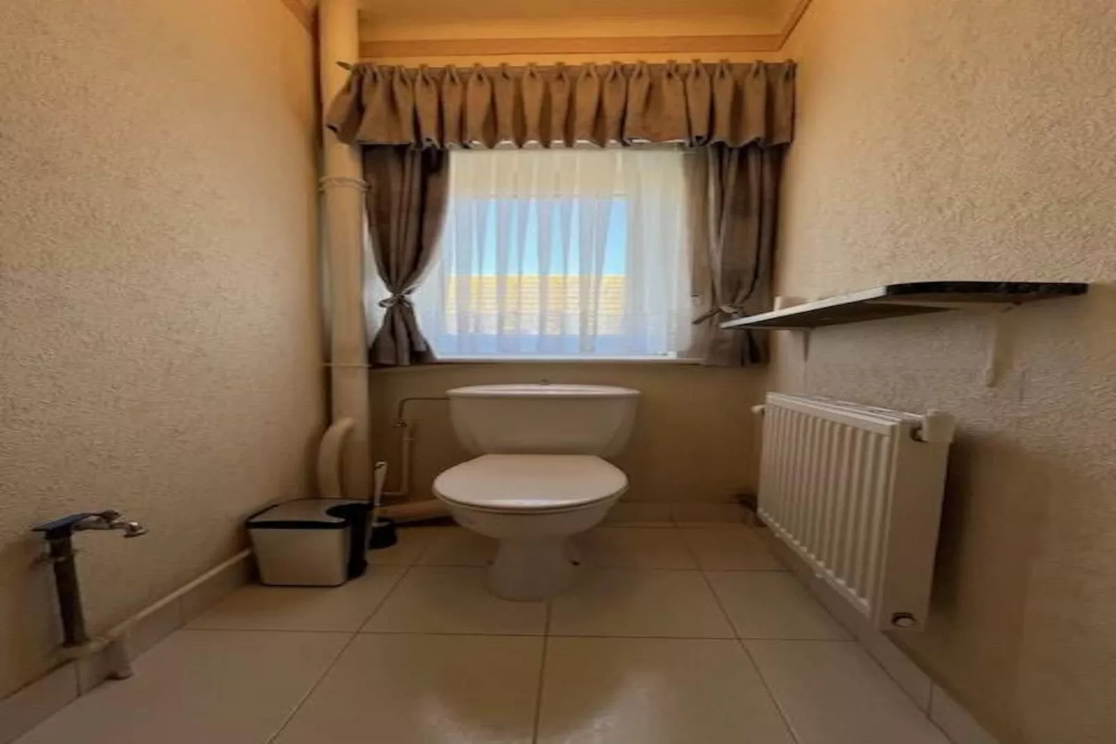 VILLA ZEEBRIES WONING-Badkamer