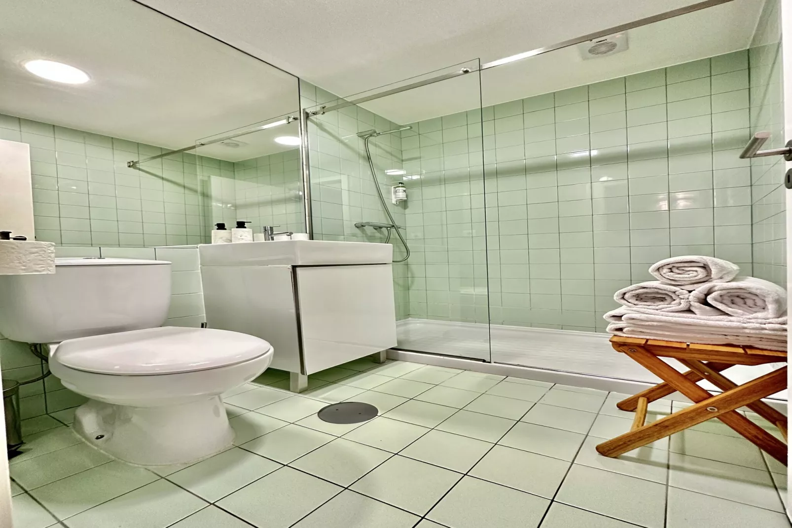 YOUROPO - Typical House 3-Badkamer