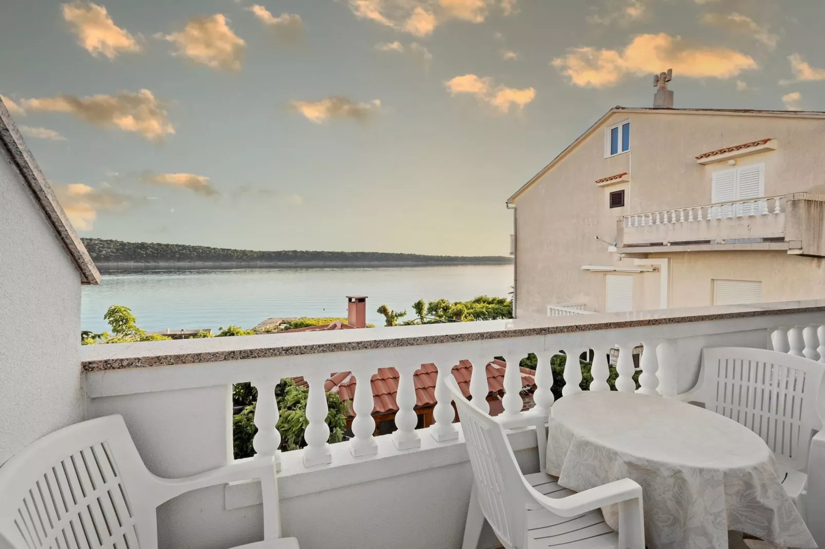 Apartments Jurica - Apt Petra with Sea View-Terrasbalkon