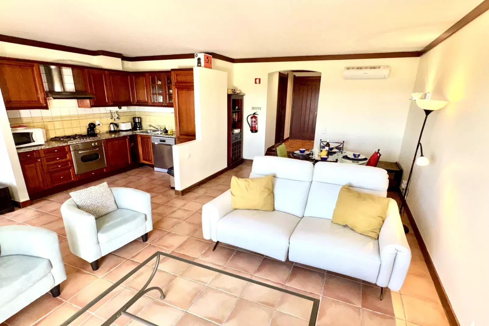 06 Terraços de Benagil (Casa Rosa Azul)-Woonkamer