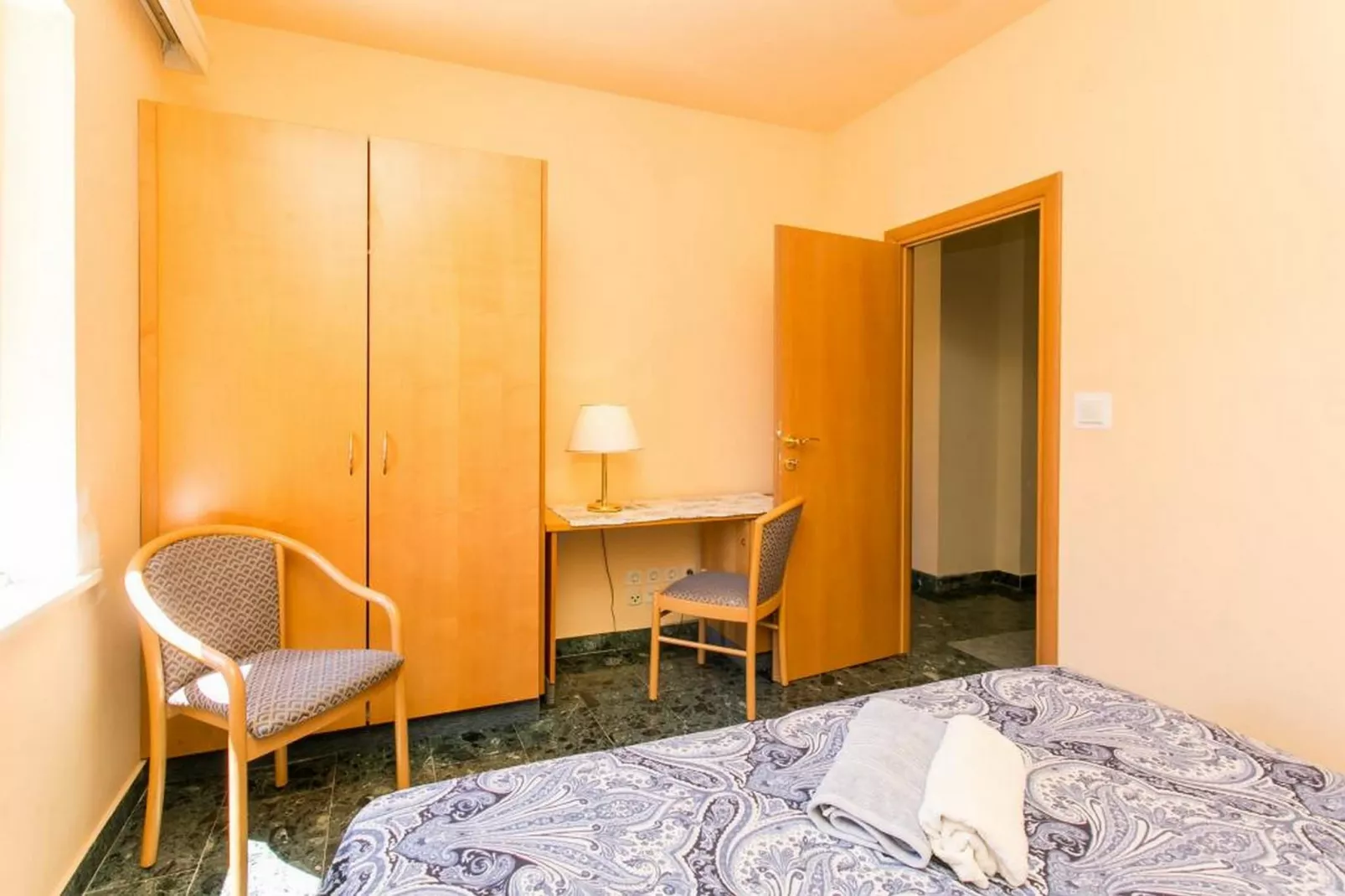 Apartments Elelu - Two-Bedroom Apartment with Terrace-Slaapkamer