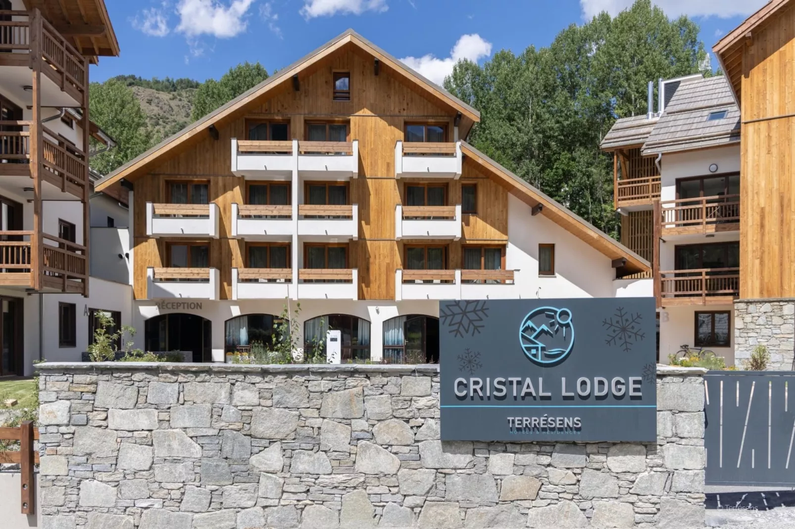 Le Cristal Lodge-RD2P-Buitenkant zomer