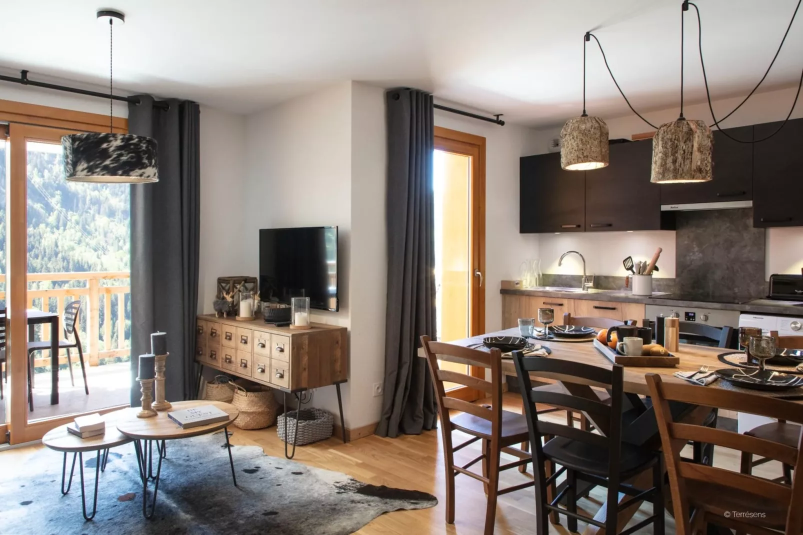 VAUJANY Edelweiss-A36P-Eetkamer
