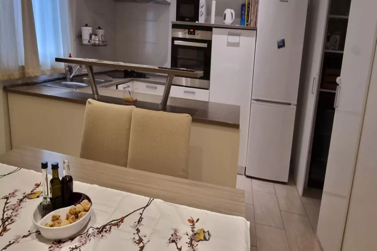 Apartment Viva - three bedroom apartment-Eetkamer
