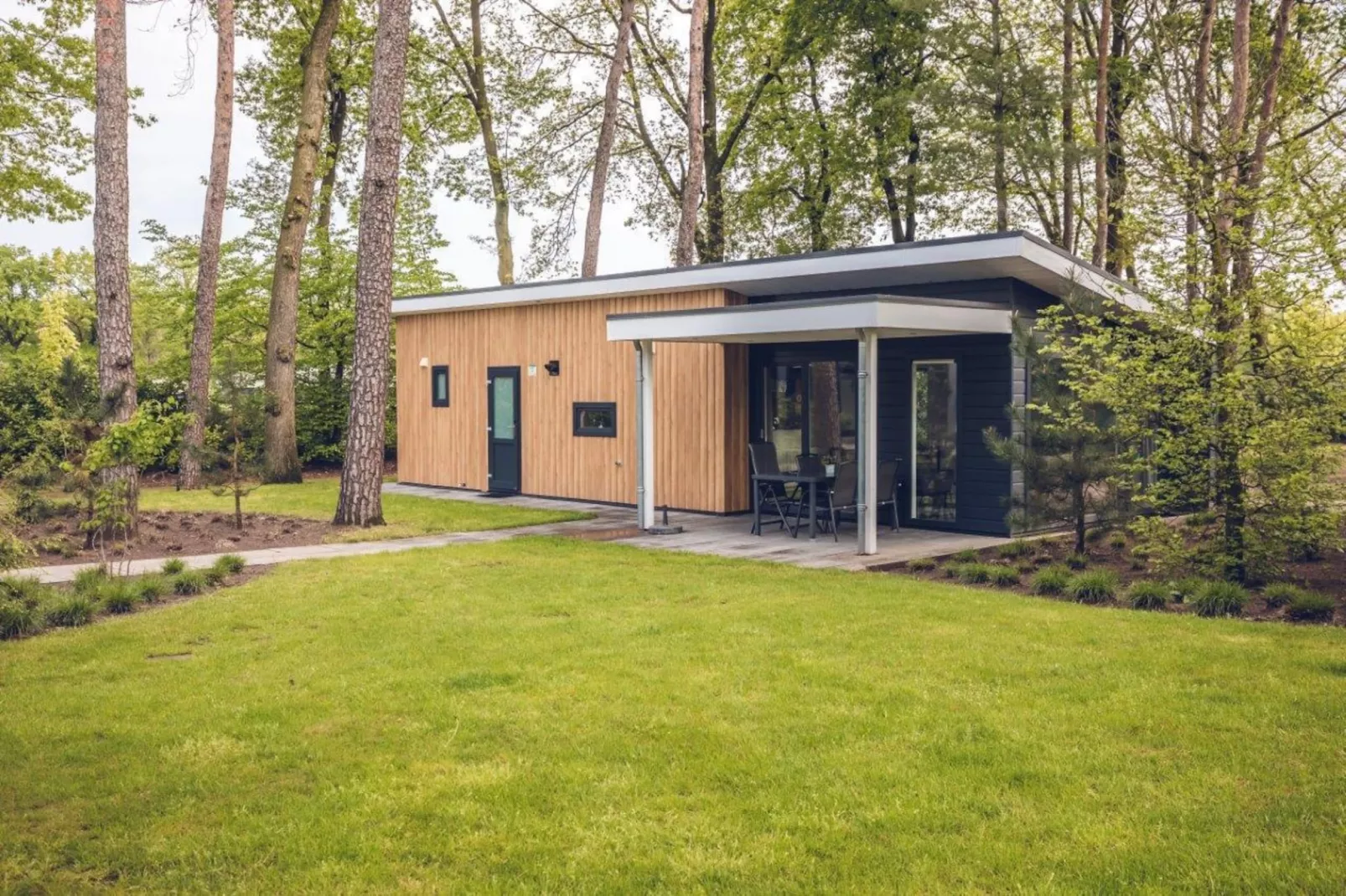 Bosvilla | 2 - 4 persons-Buitenkant zomer