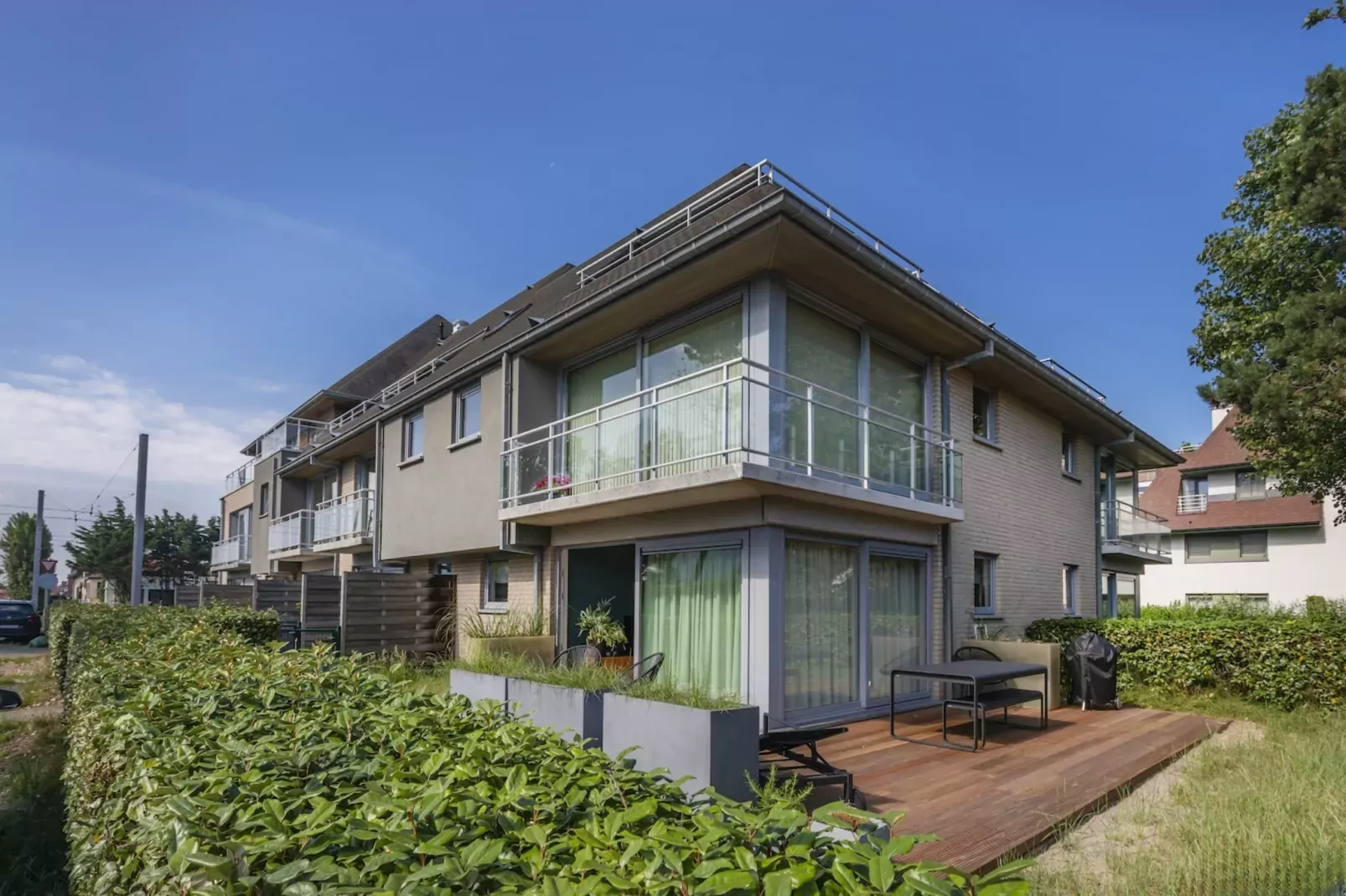 Maeterlinck 0102 + garage 2-Buitenkant zomer