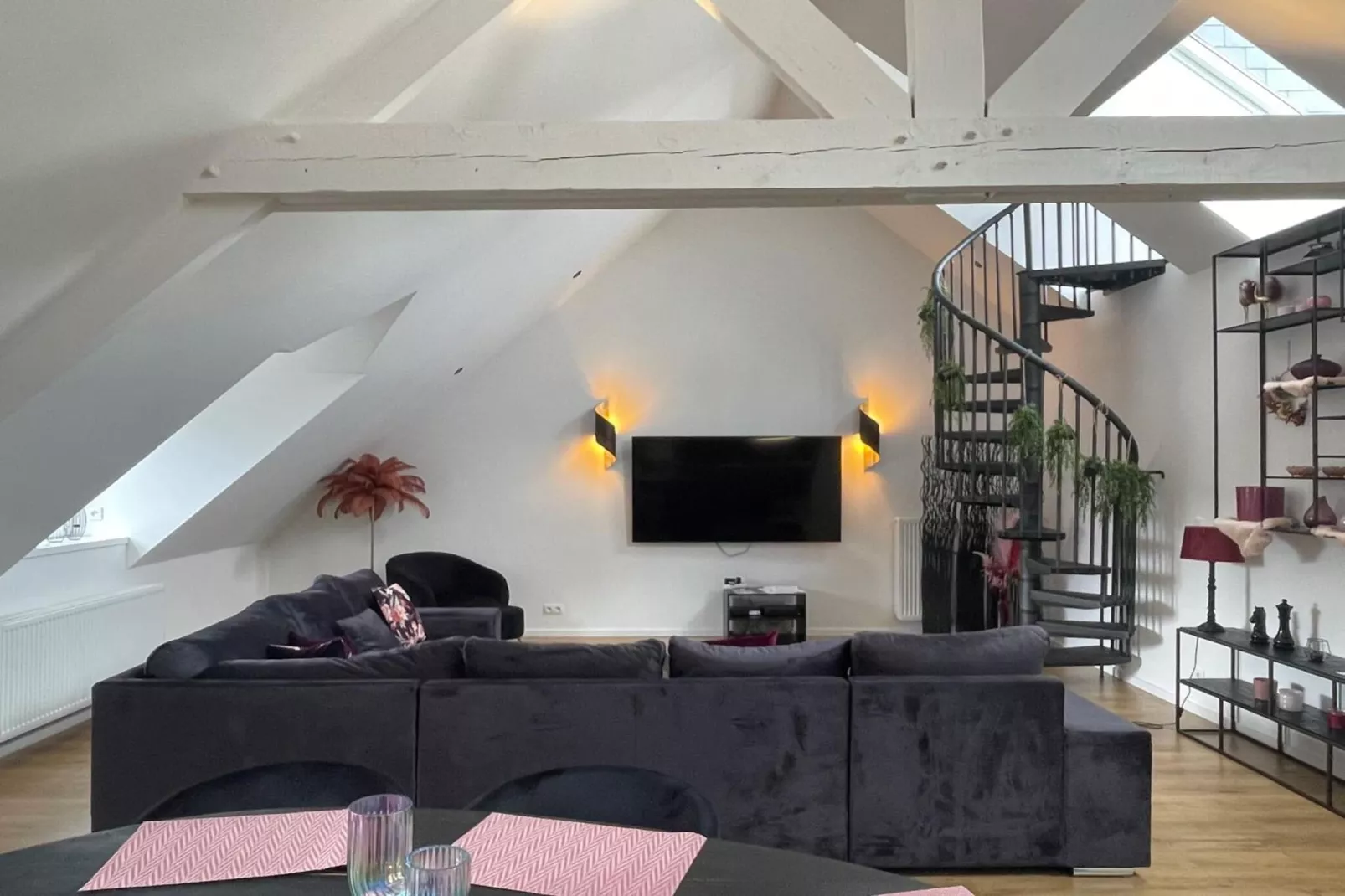 Rooftop Purple-Woonkamer