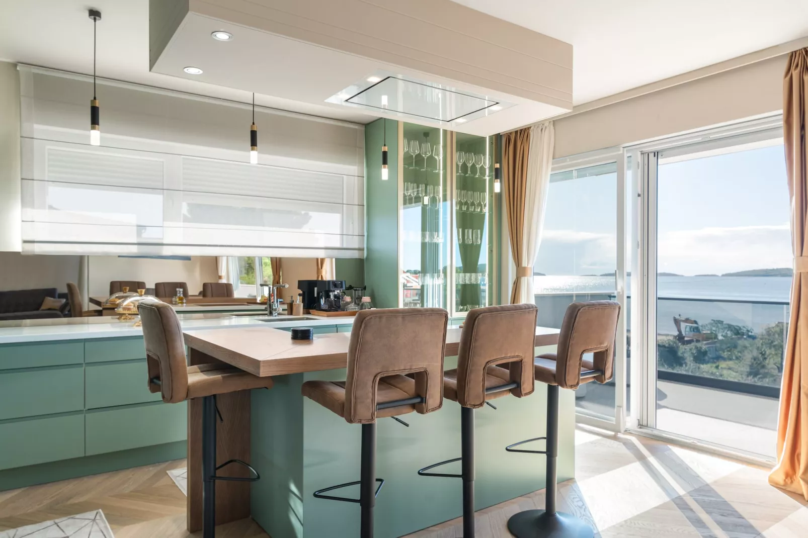 Luxury Apartment Tisa - three bedroom apartment-Eetkamer