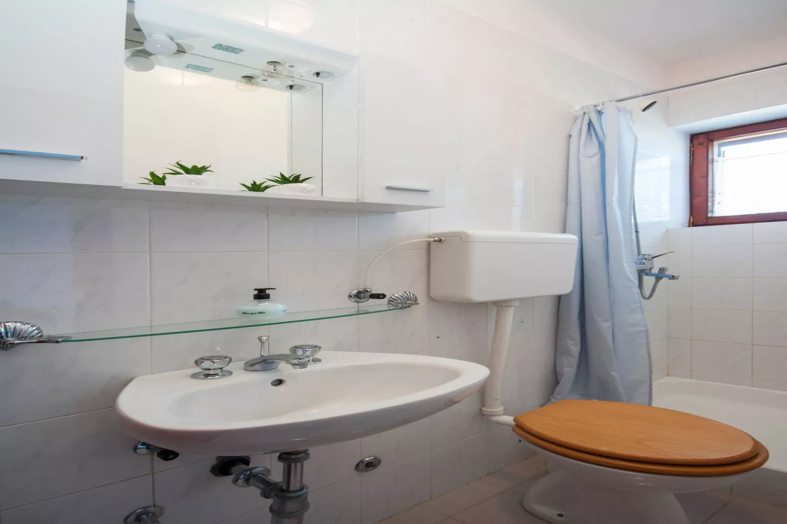 Apartments and Rooms Mikelin - Blue Room 3-Badkamer