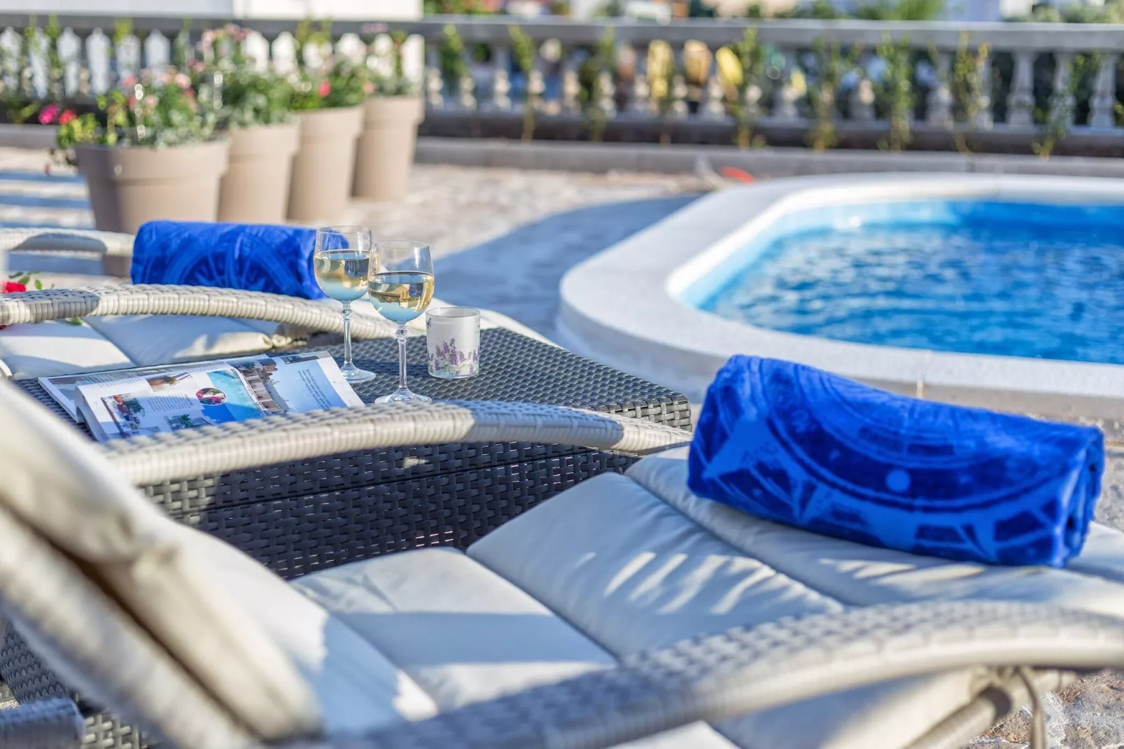 Apartments Nikol - two bedroom apartment A6-Zwembad