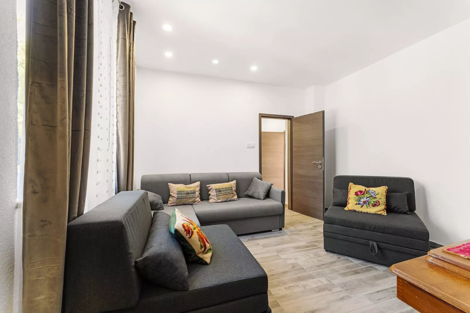 Apartments Kukljica - one bedroom apartment-Woonkamer
