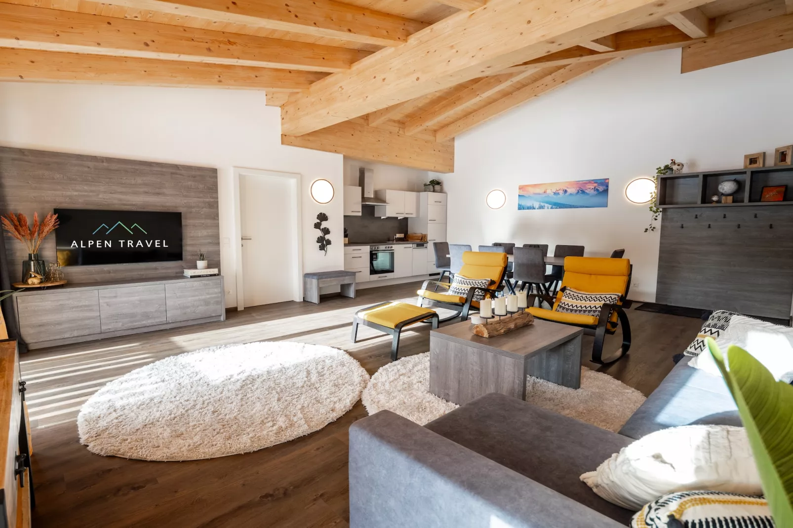 Superior Penthouse Three-bedroom Apartment – KA3PS-Eetkamer
