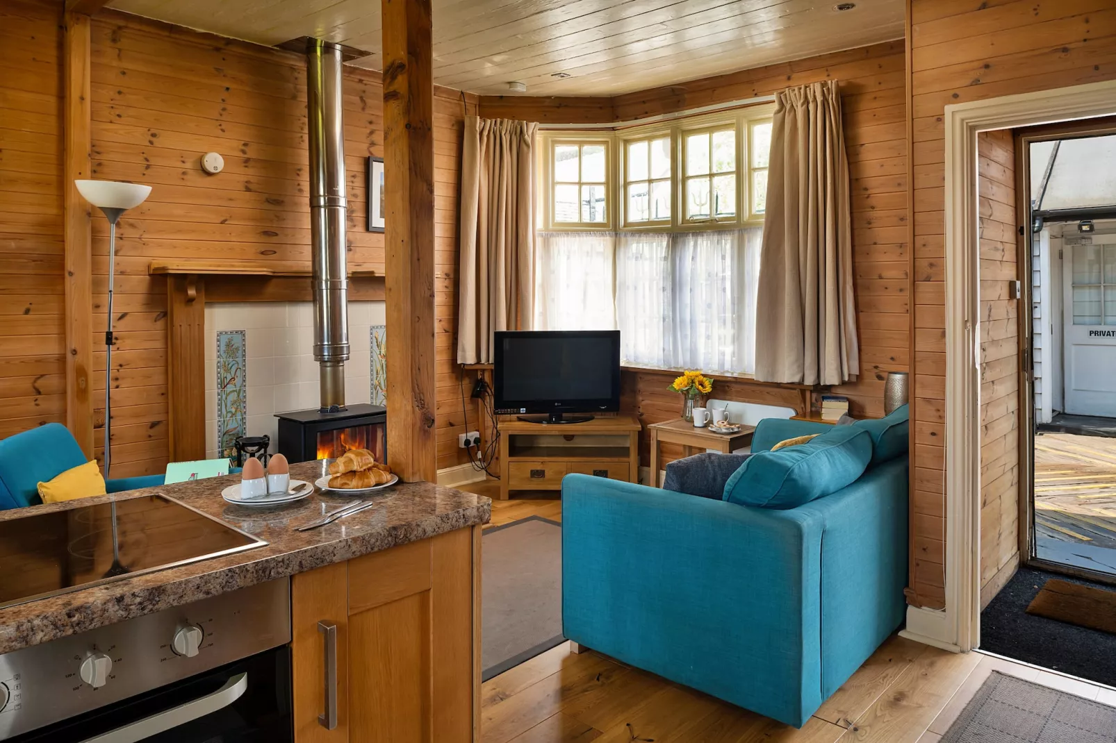 Toll Bridge Cottage-Woonkamer