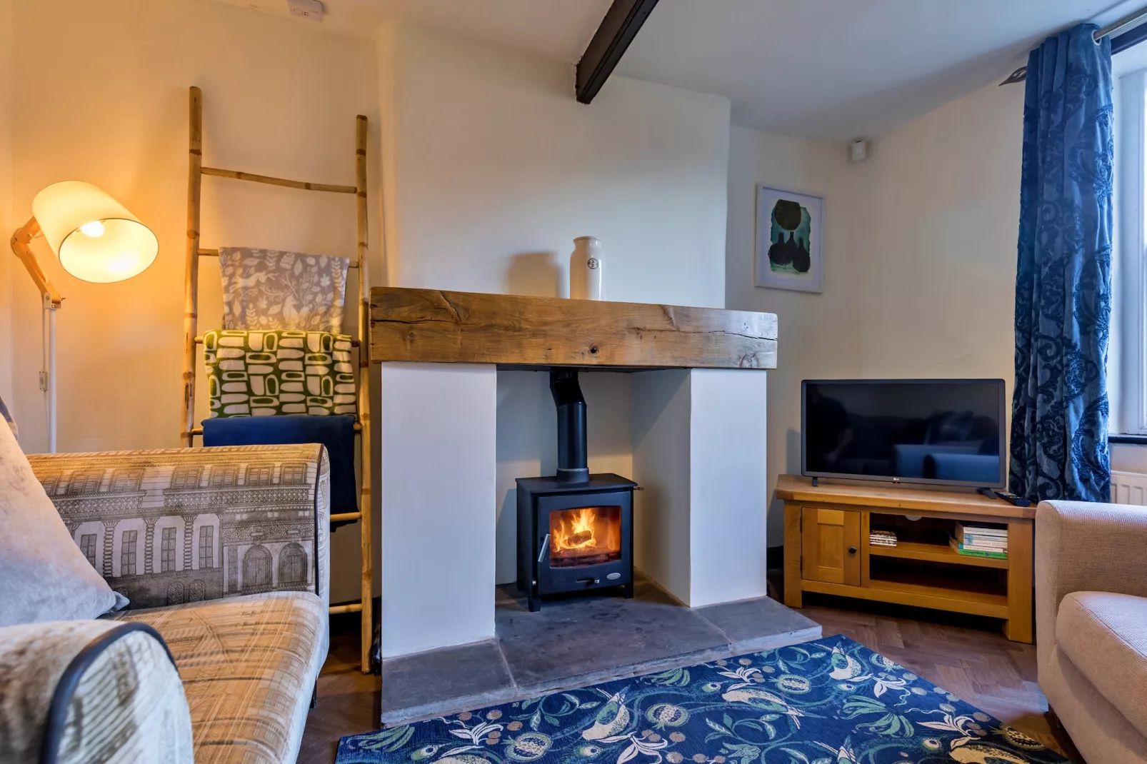 Spring Cottage-Woonkamer