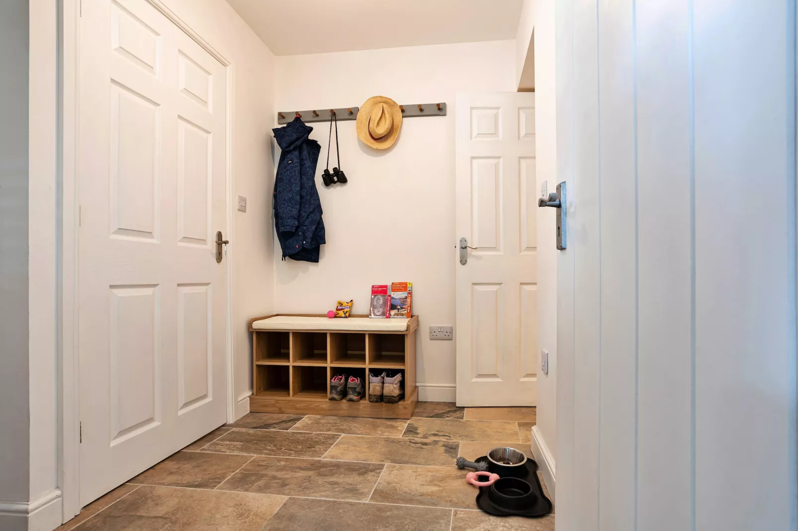 Courtyard Cottage-Woonkamer
