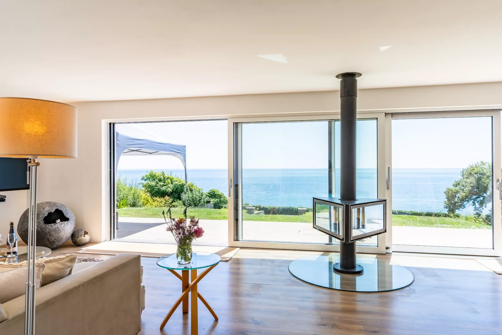 Avalon Sea Views-Woonkamer