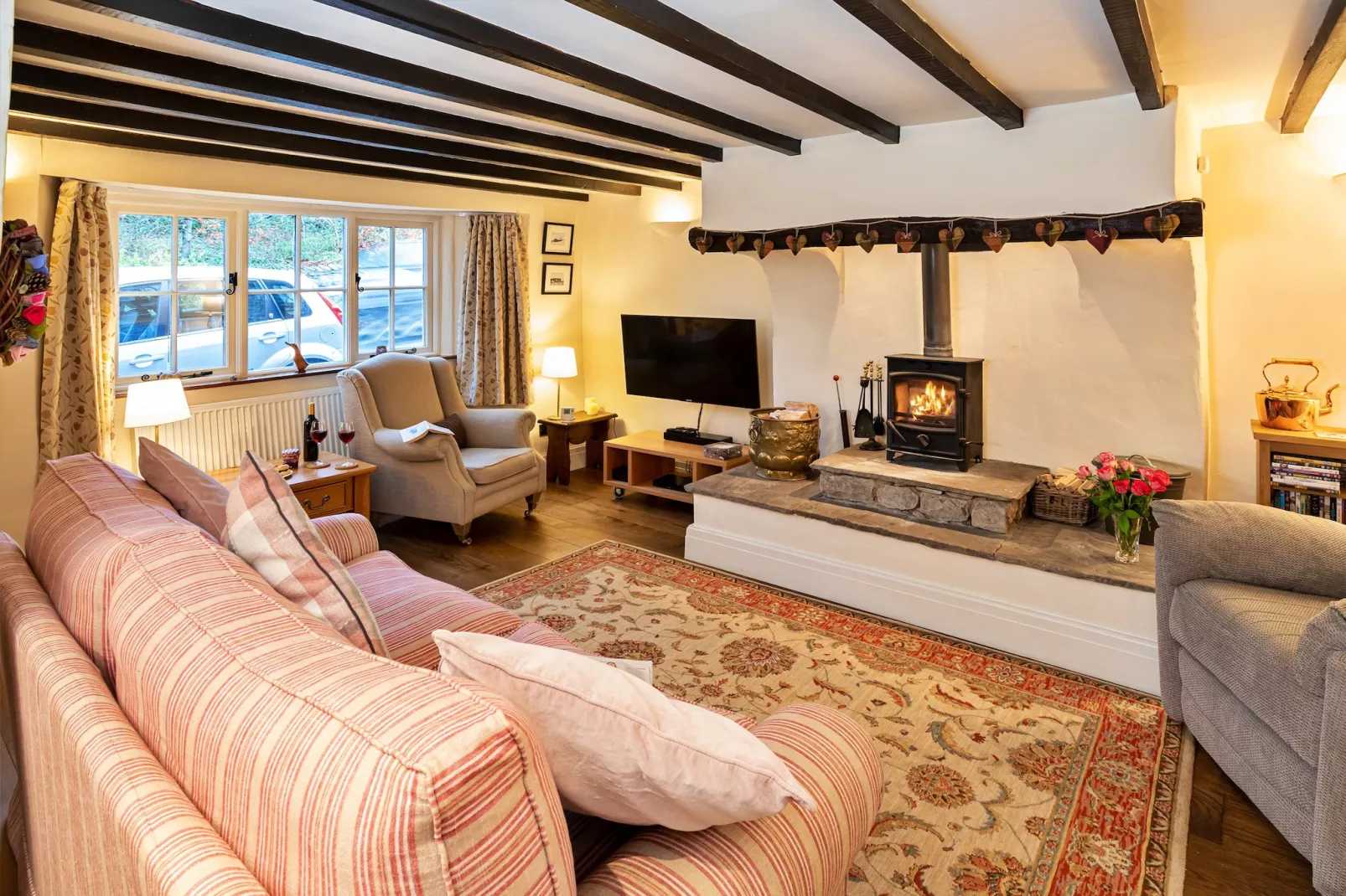 Two Storrs Cottages-Woonkamer