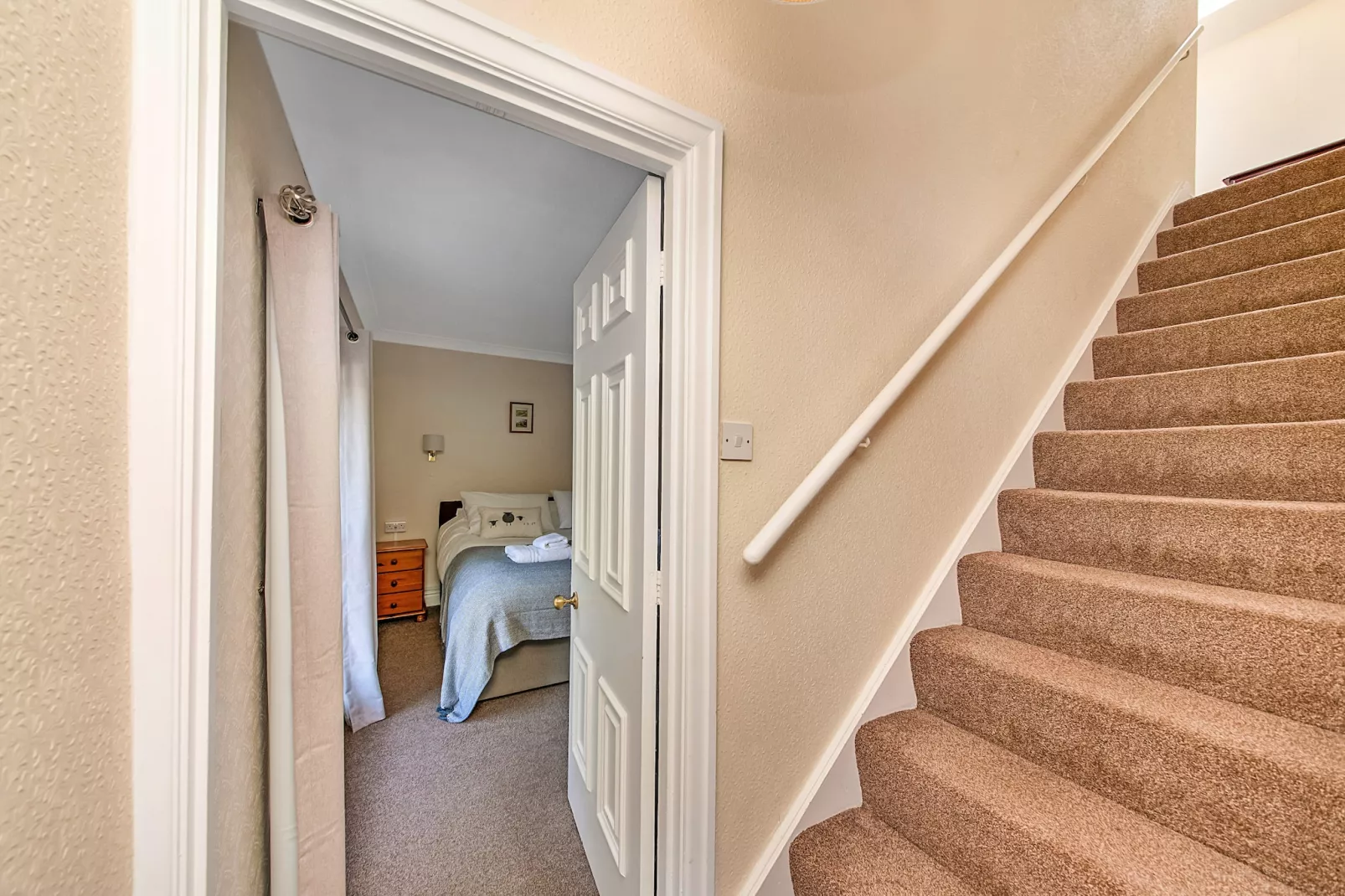 Cleveland Hall Apt-Overloop
