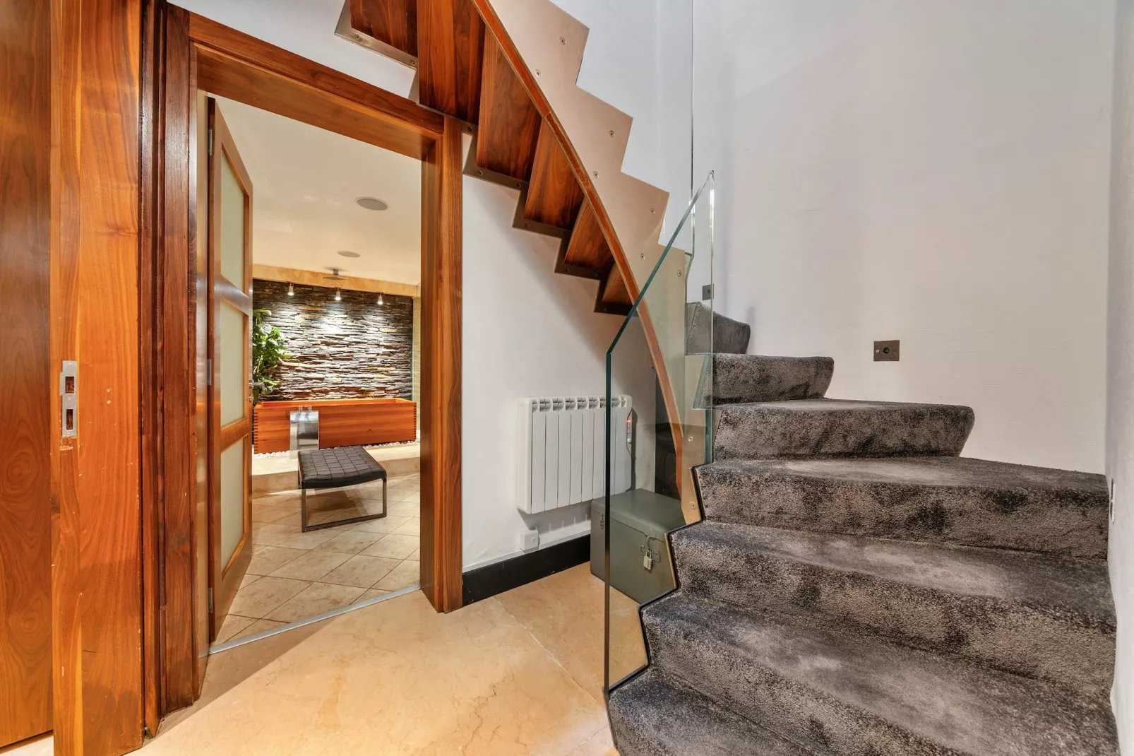 Kensington Residence-Overloop