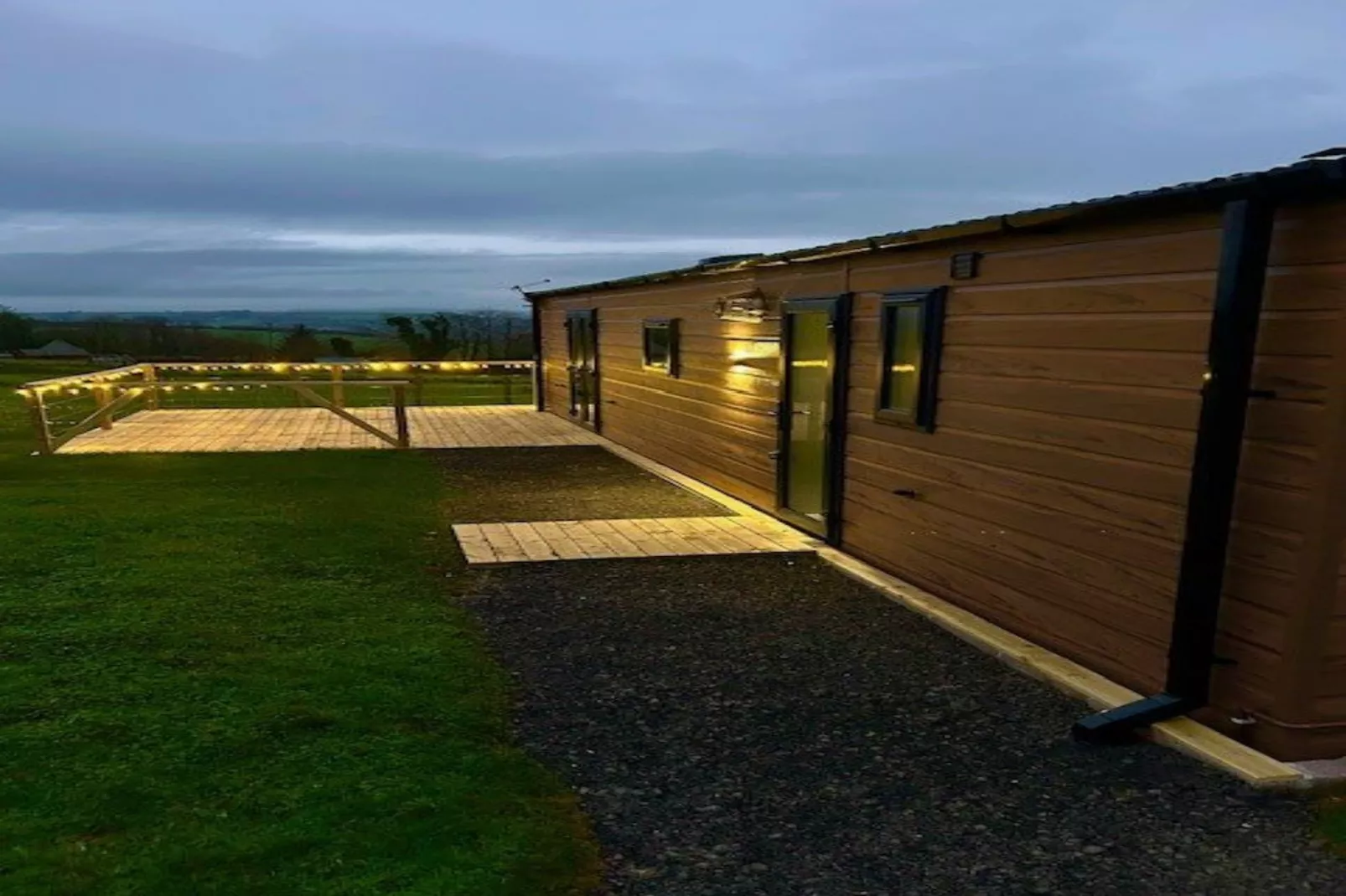 Tor Lodge-Buitenkant zomer