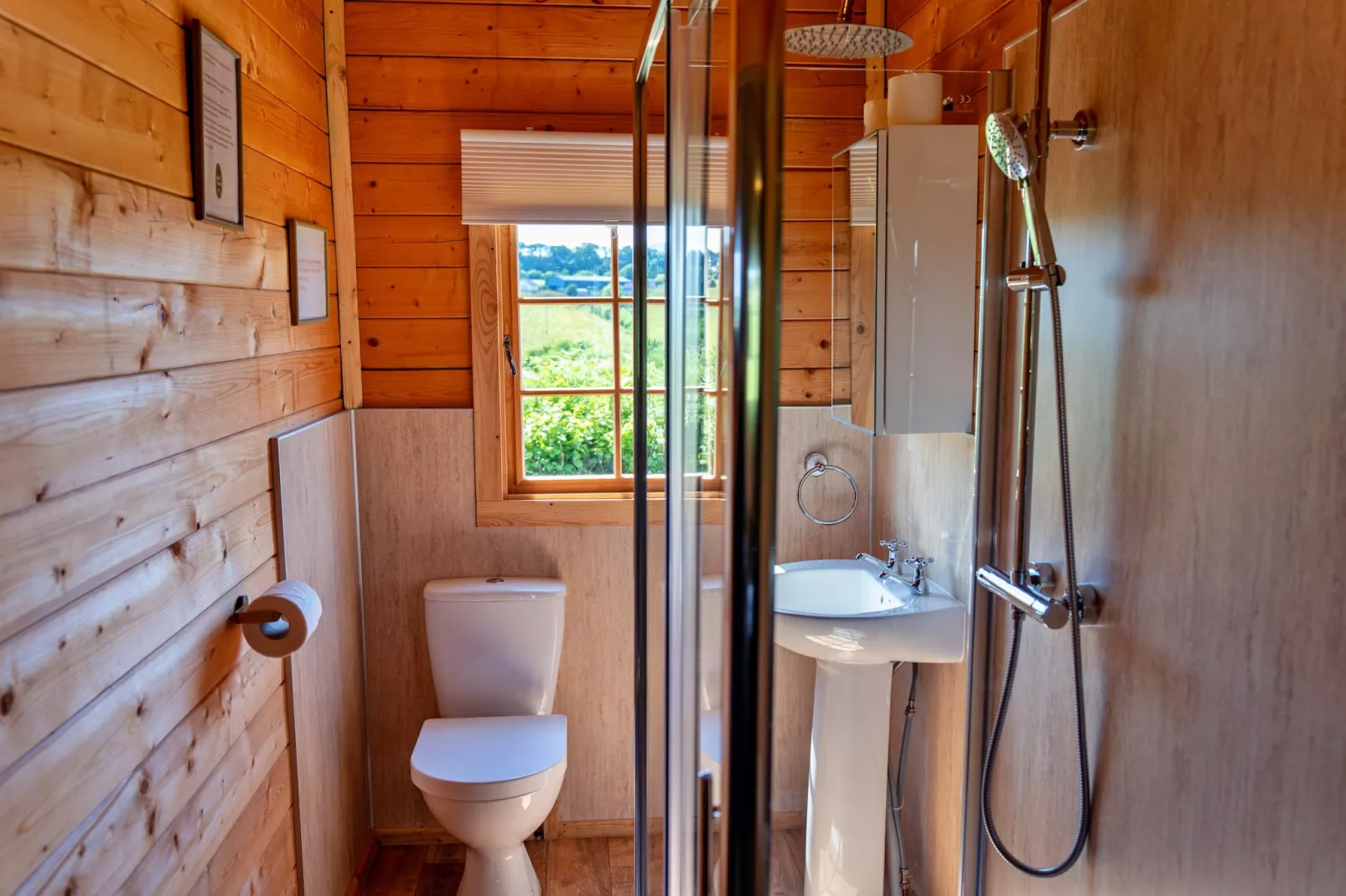 Pastures Green Cabin-Badkamer