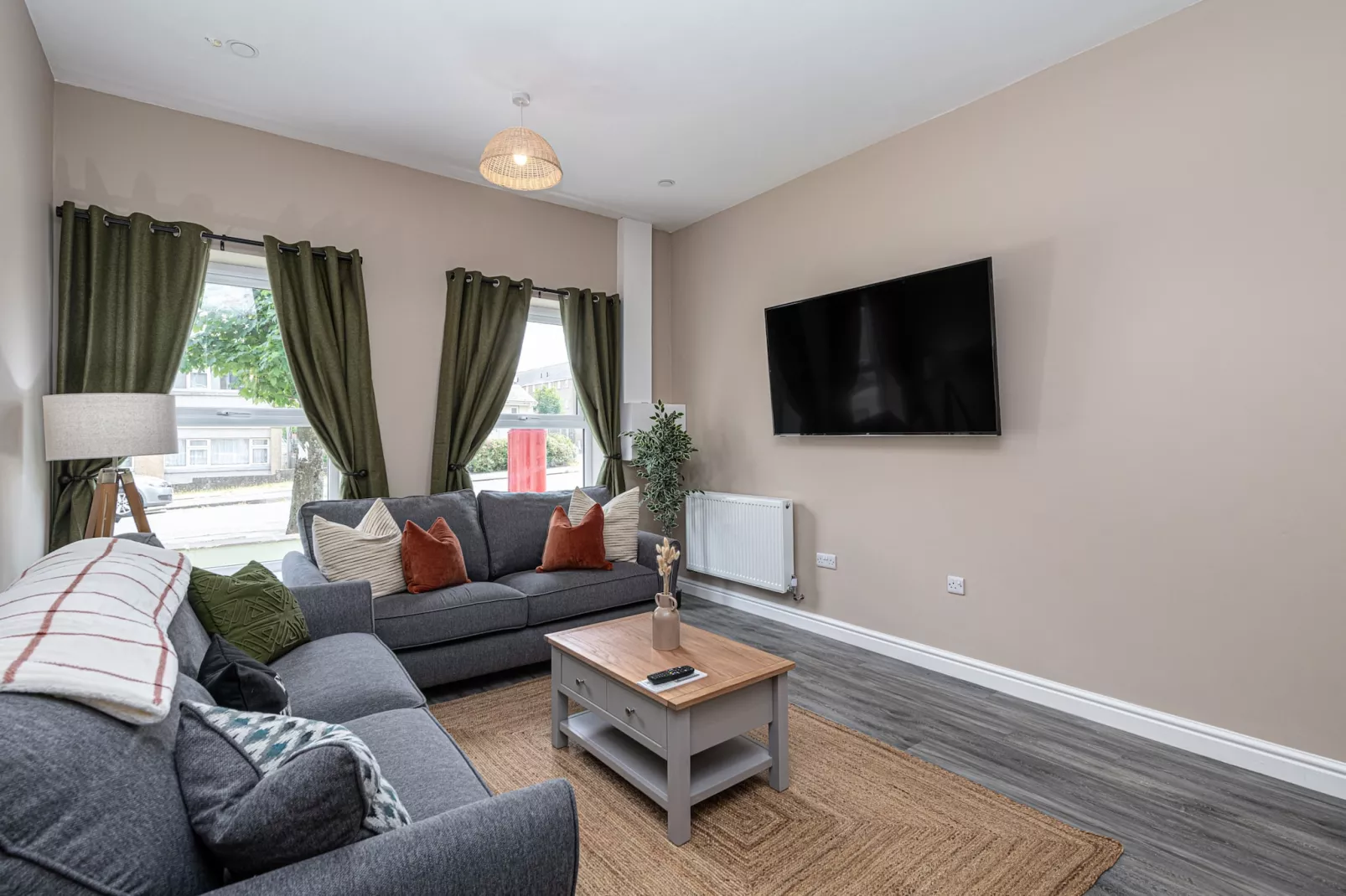 Peace Retreats Apartment - Pwllheli-Woonkamer