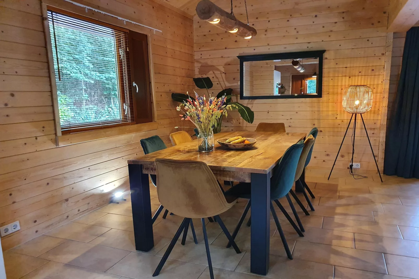 6-persoons luxe bosvilla Casa Madeira-Eetkamer