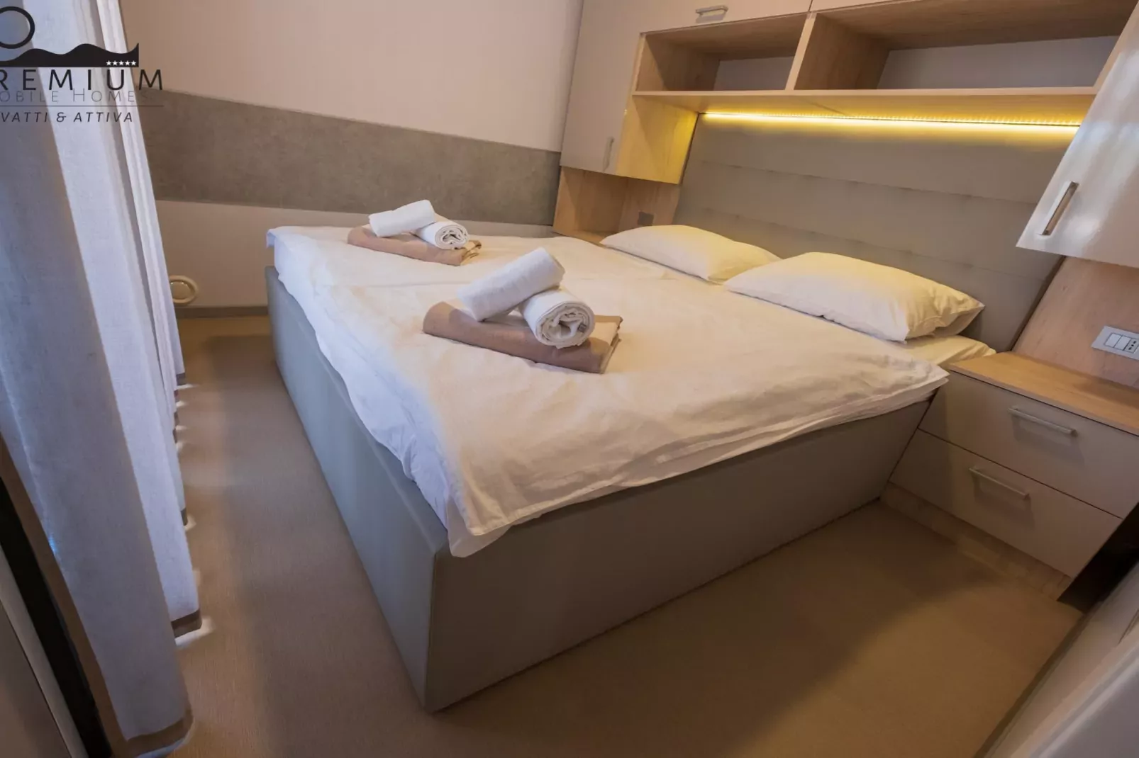 Charming Two-bedroom Mobile Homes Drage - Mobile Home with Sea View-Slaapkamer