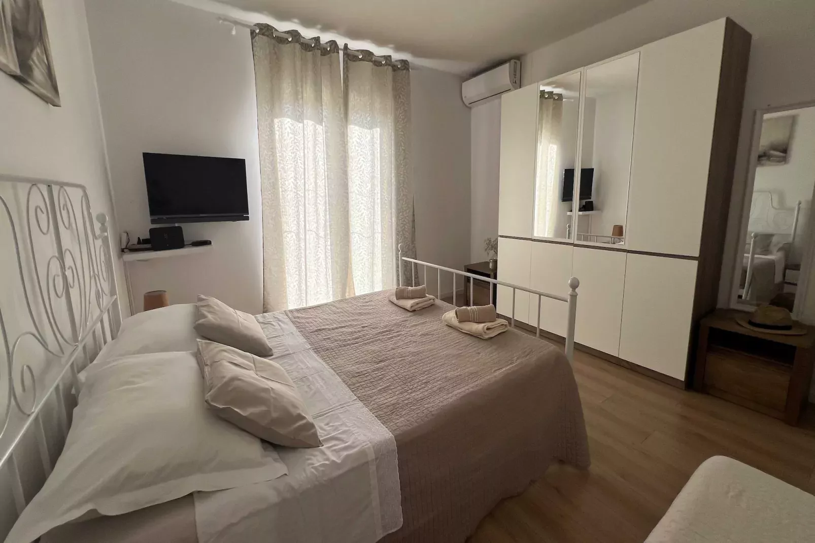 Apartmani Vela Makarska - Two Bedroom Apartment With Balcony-Slaapkamer