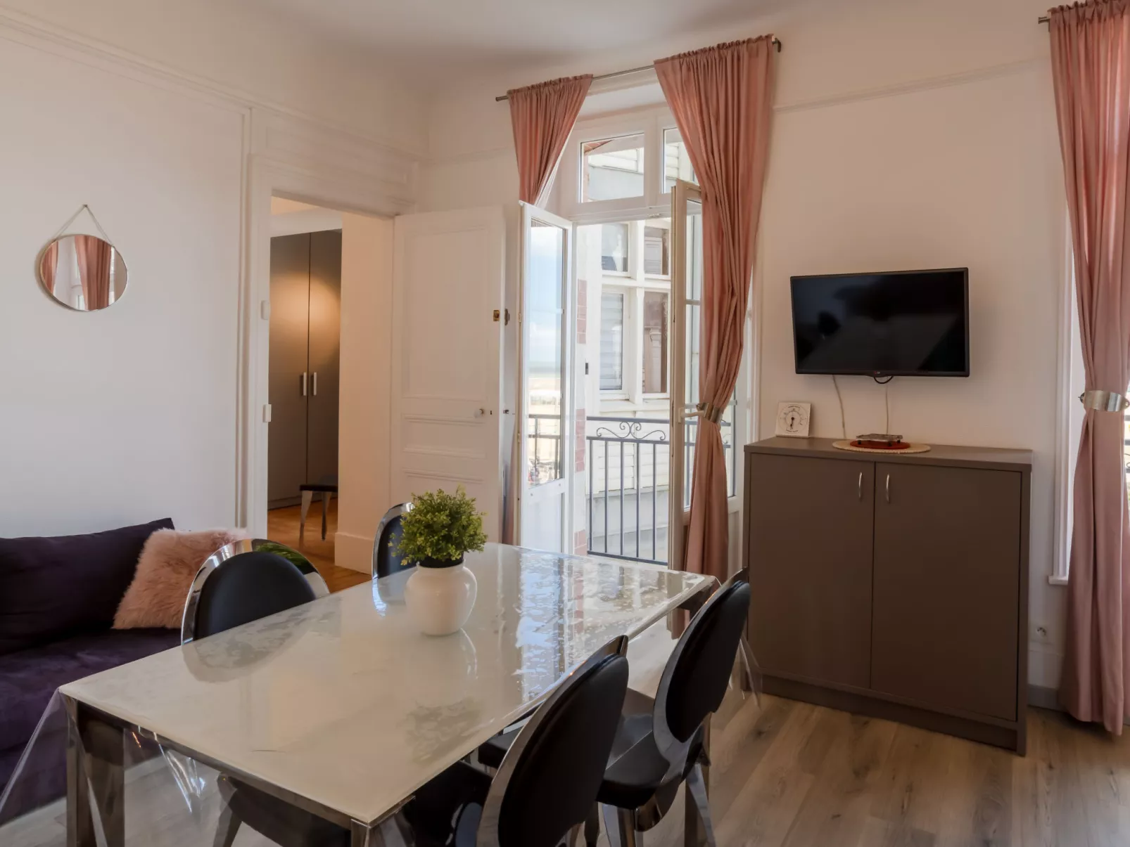 L'hôtel de Paris-Binnen