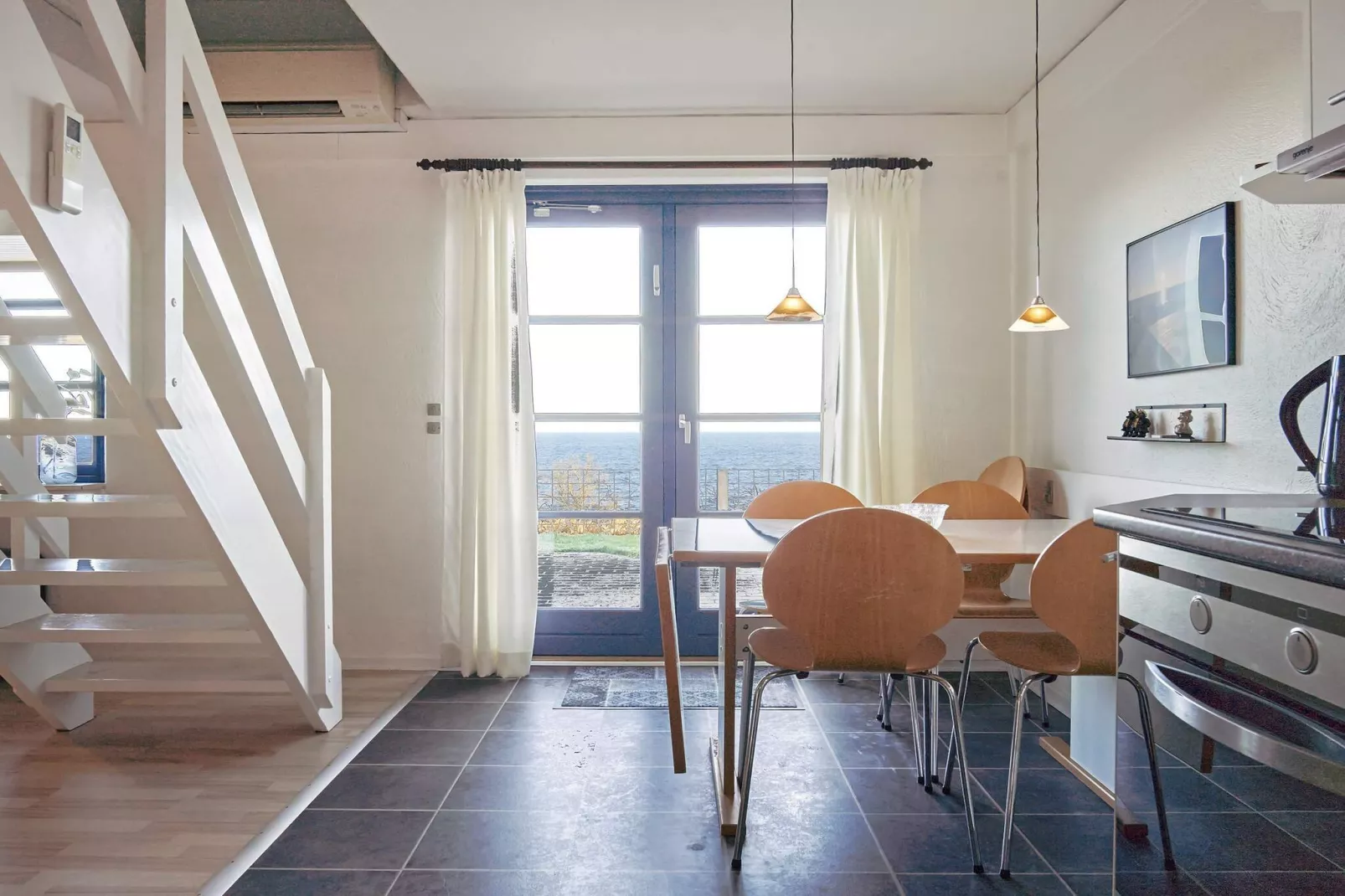 3 room w/seaview-PLUS-Binnen