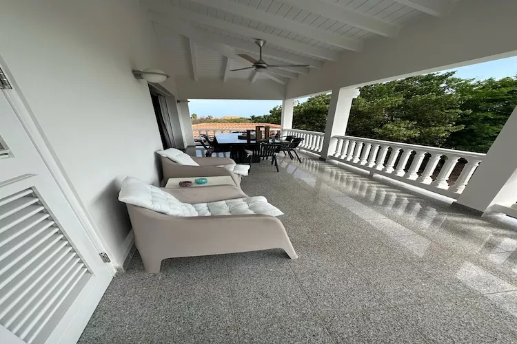 Caribbean Sea Coral Estate 6 pers-Terrasbalkon