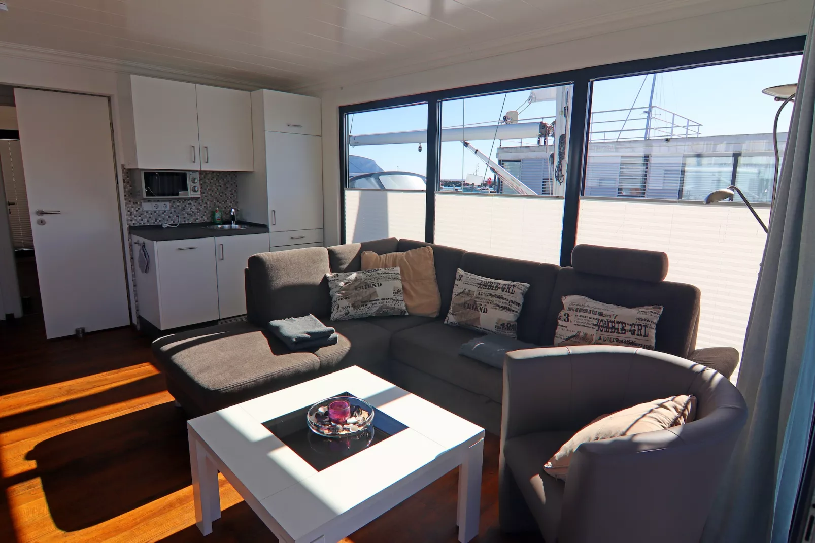 Hausboot Family & Friends LP2 / 1-2 Personen-Woonkamer