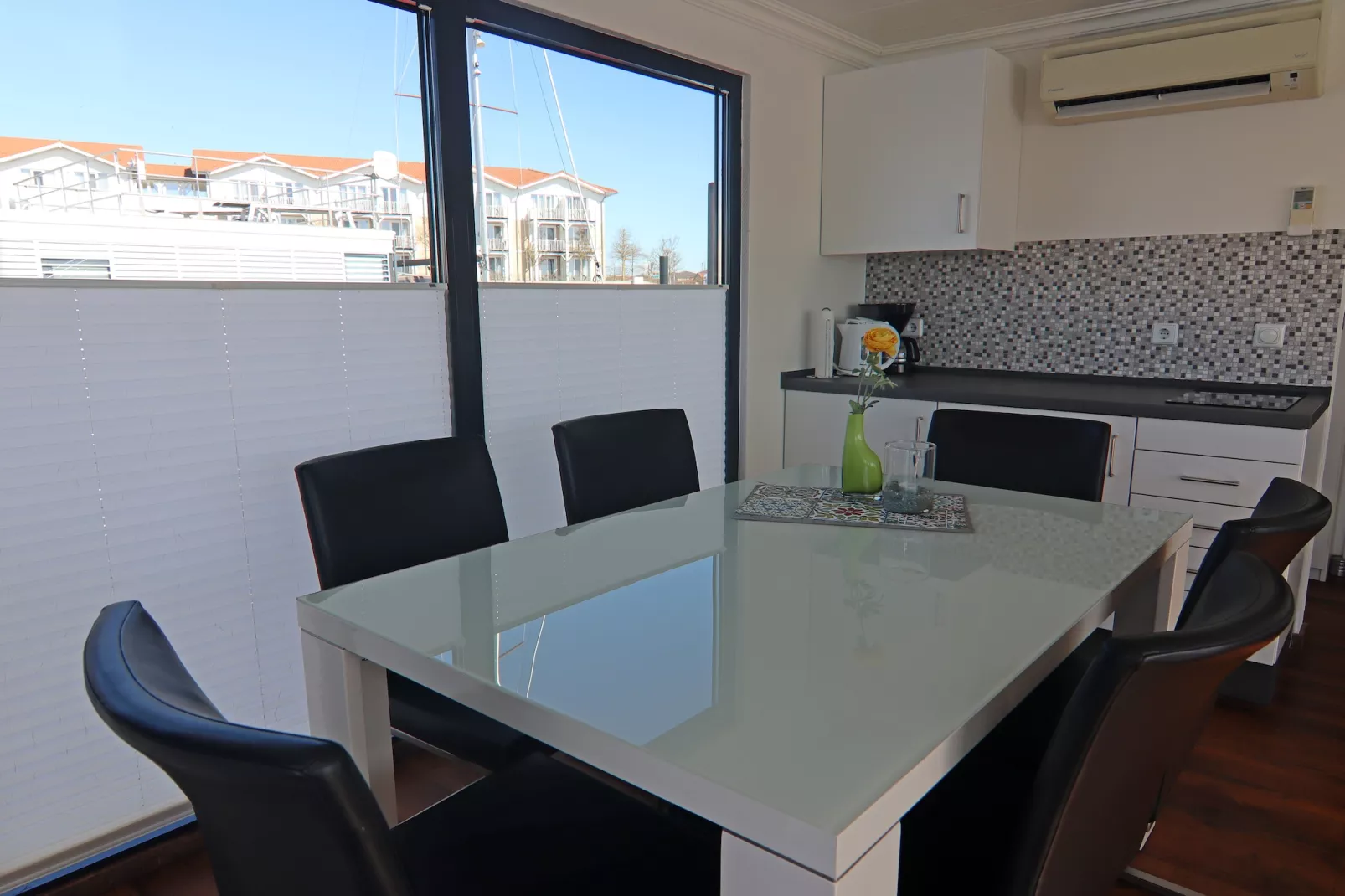 Hausboot Family & Friends LP2 / 3 Personen-Eetkamer