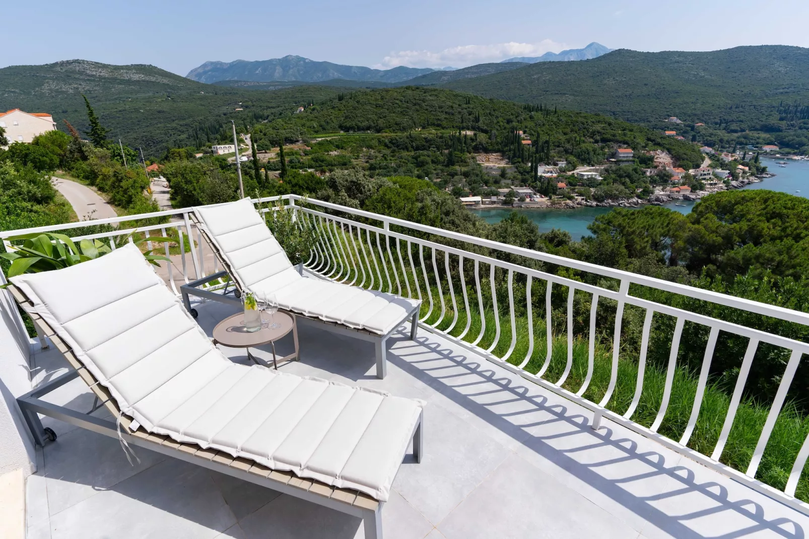 Apartment Konak - Two Bedroom Apartment with Terrace and Sea View-Terrasbalkon