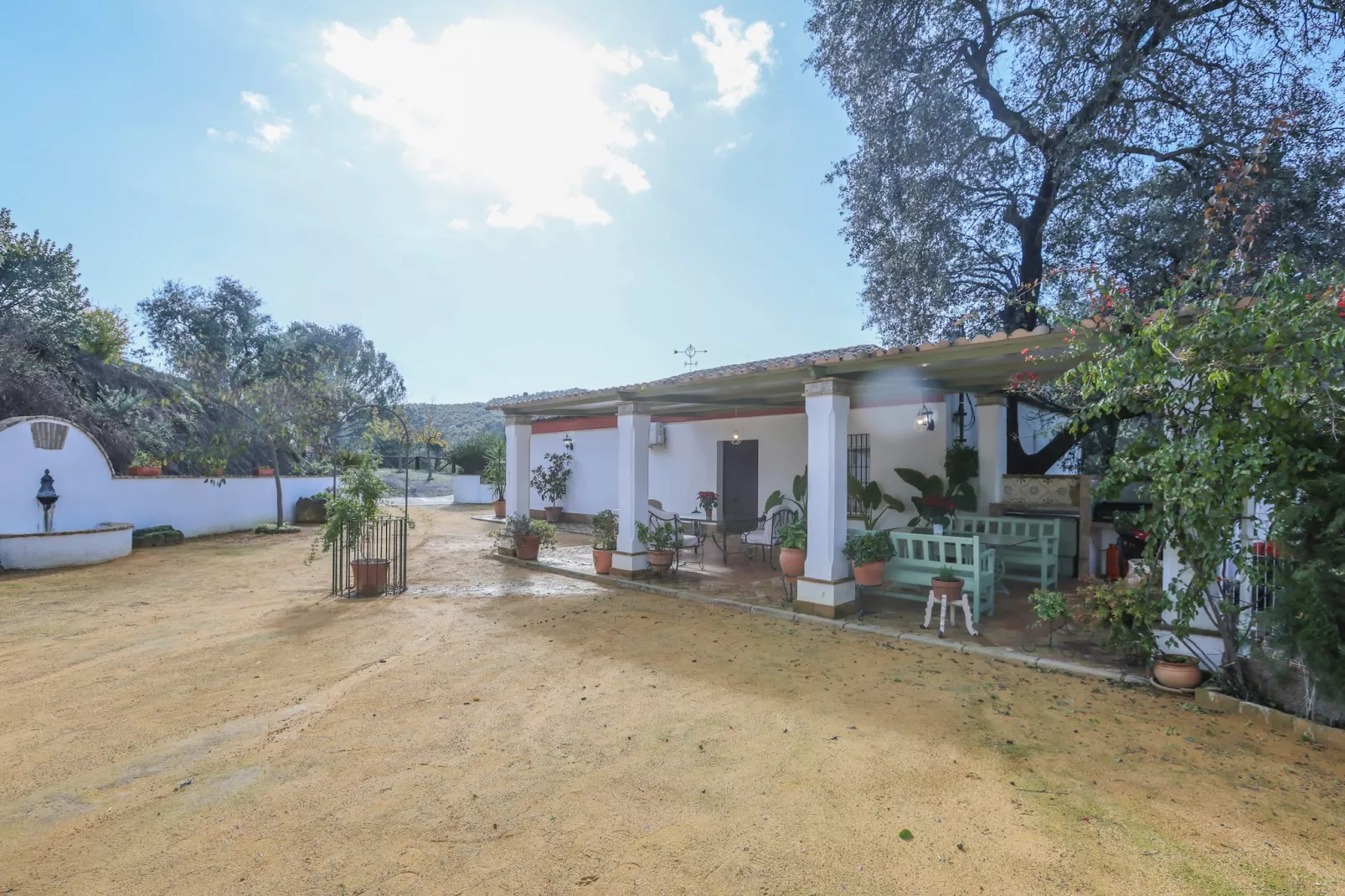 Casa Rural Los Menestrales-Buitenkant zomer