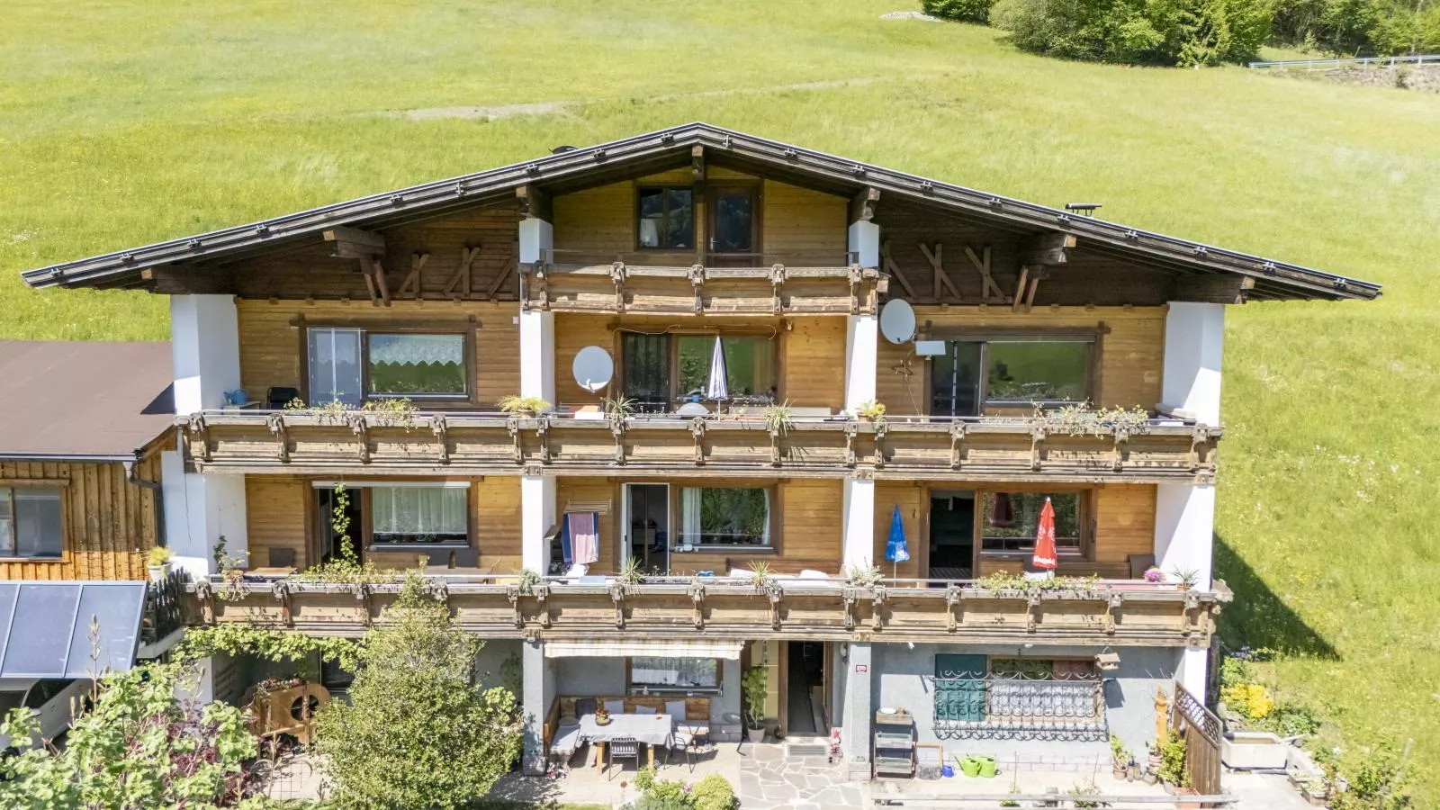 Berghof-Buitenkant zomer
