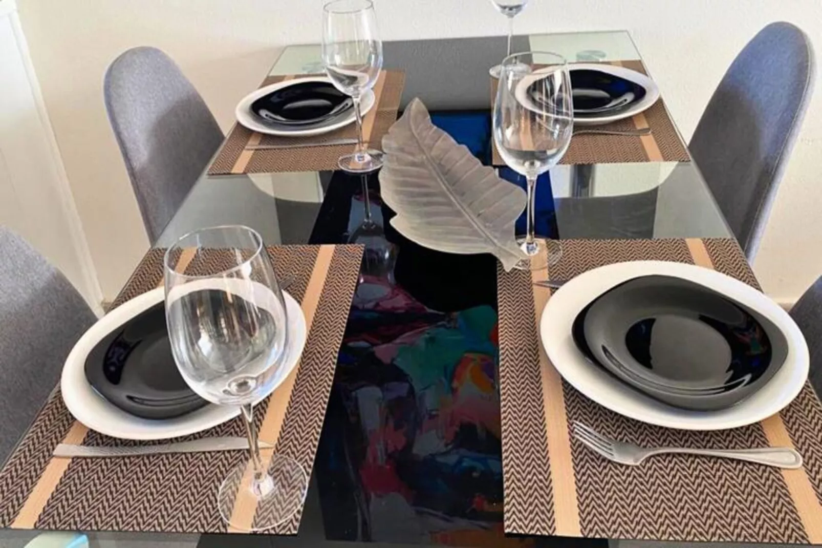Appartement Moderne Avec Piscine, Terrasse Et Solarium-Image-tags.