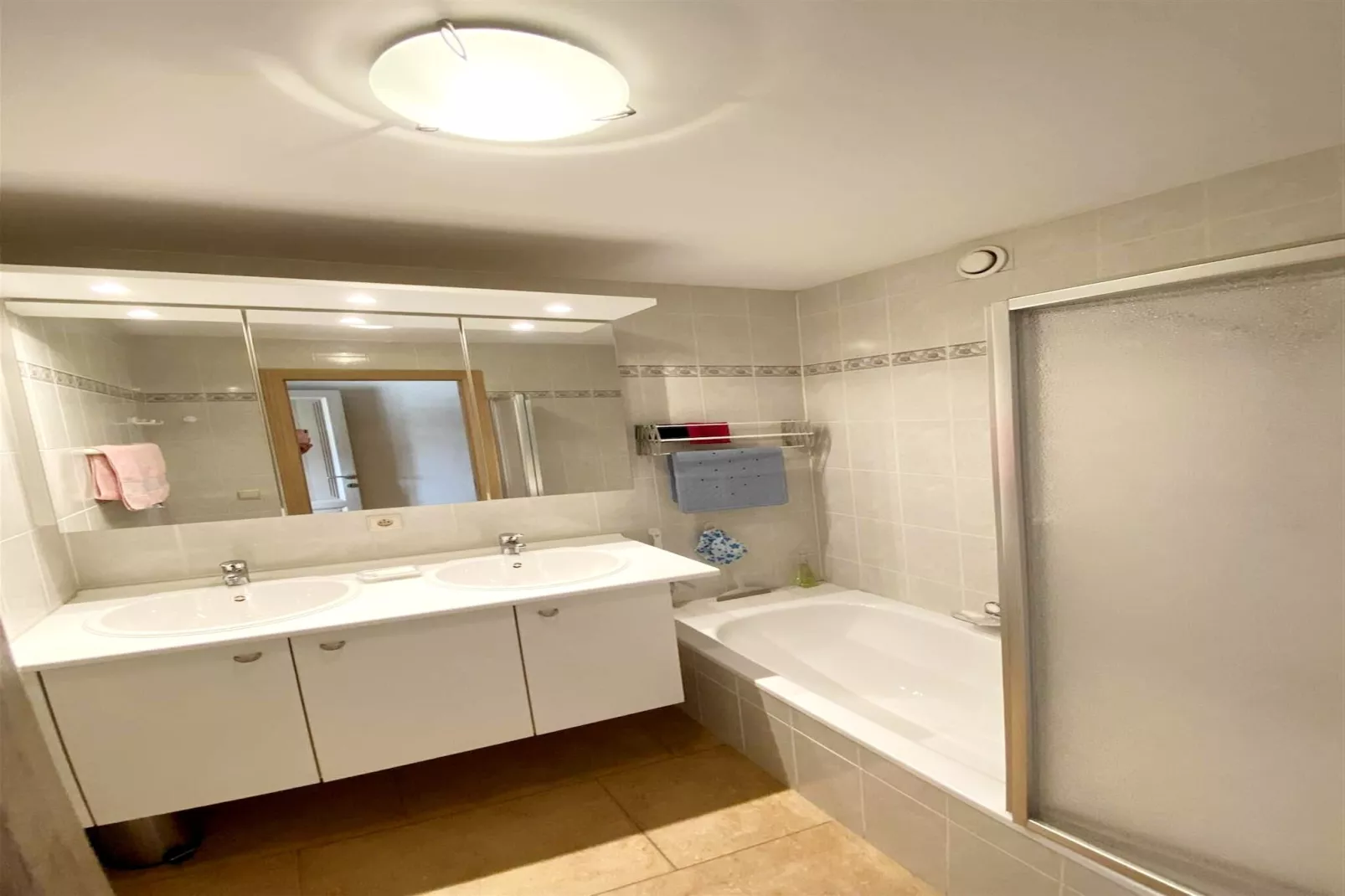 VIKING06 10210-Badkamer