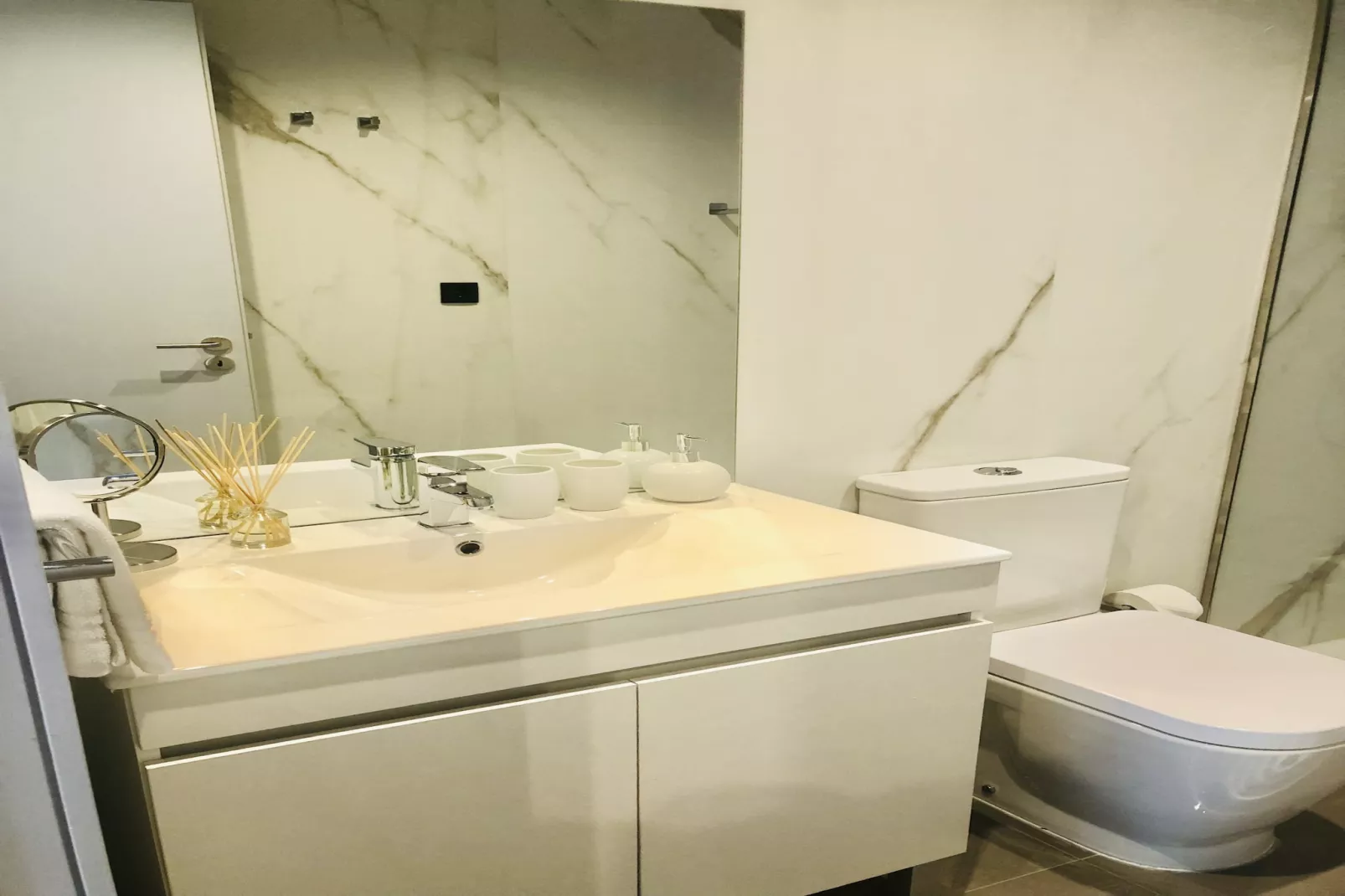 YOUROPO - Downtown 2B-Badkamer