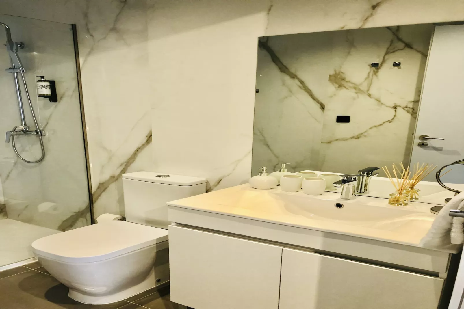 YOUROPO - Downtown 2C-Badkamer