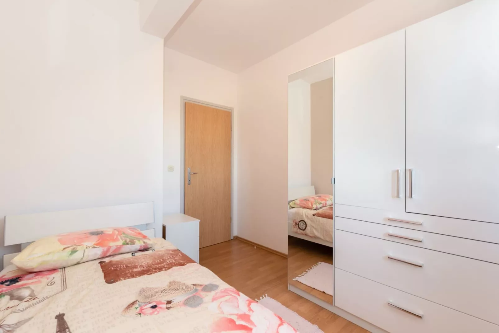 Holiday Home Alis with Sea View-Slaapkamer